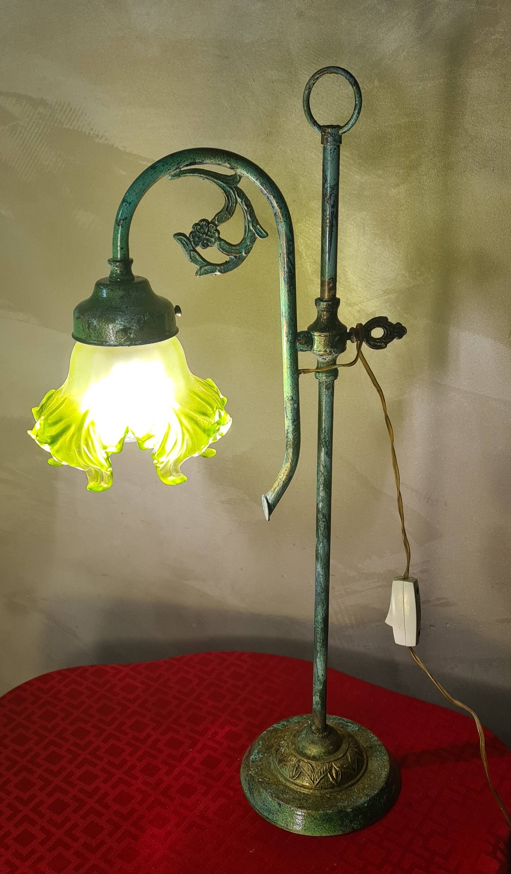 brass lamp with pretty antique patina and opaque green tulip, 58x25