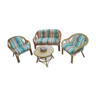 Rattan lounge with removable cushions