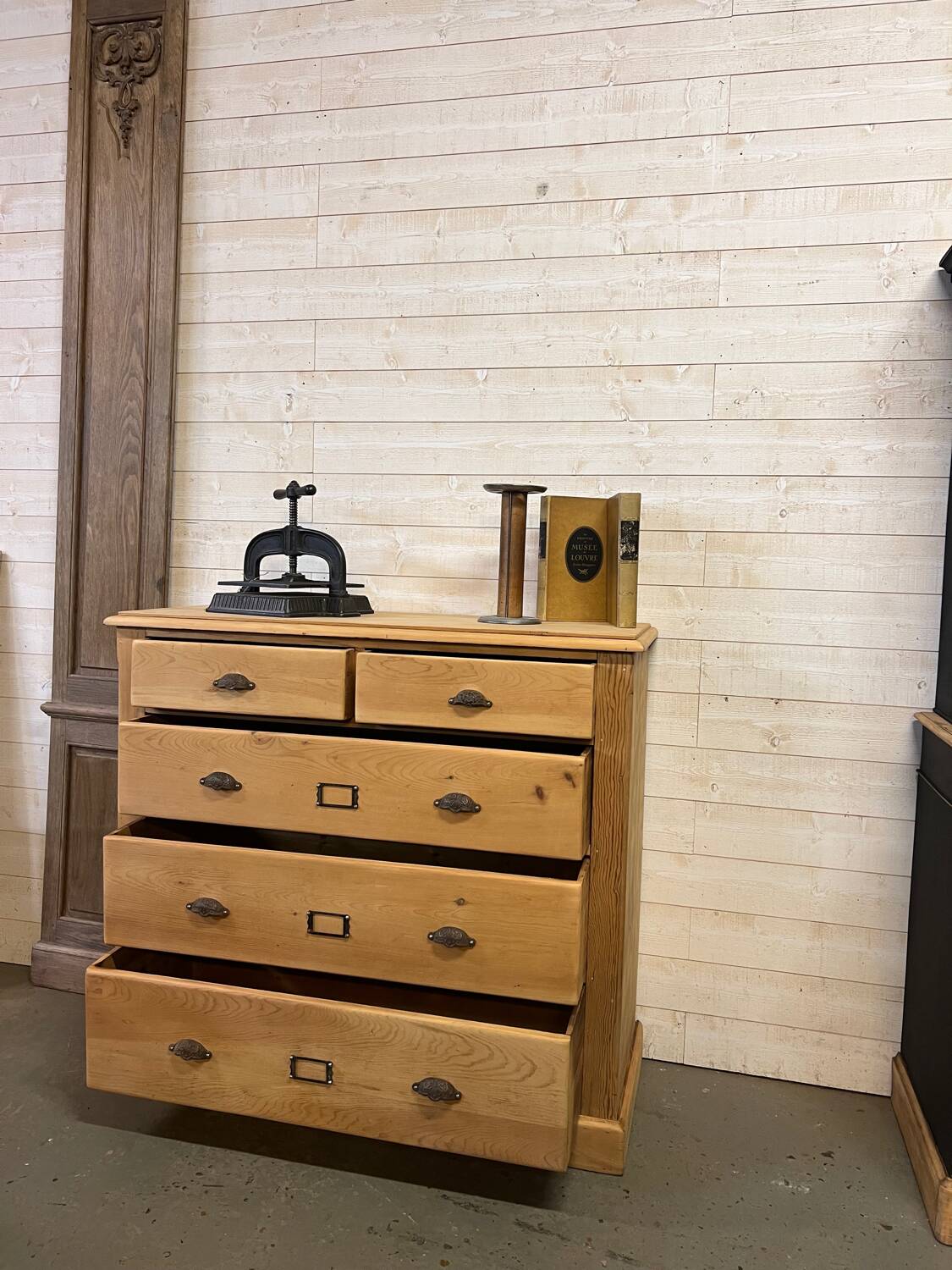 Meuble de métier à tiroir