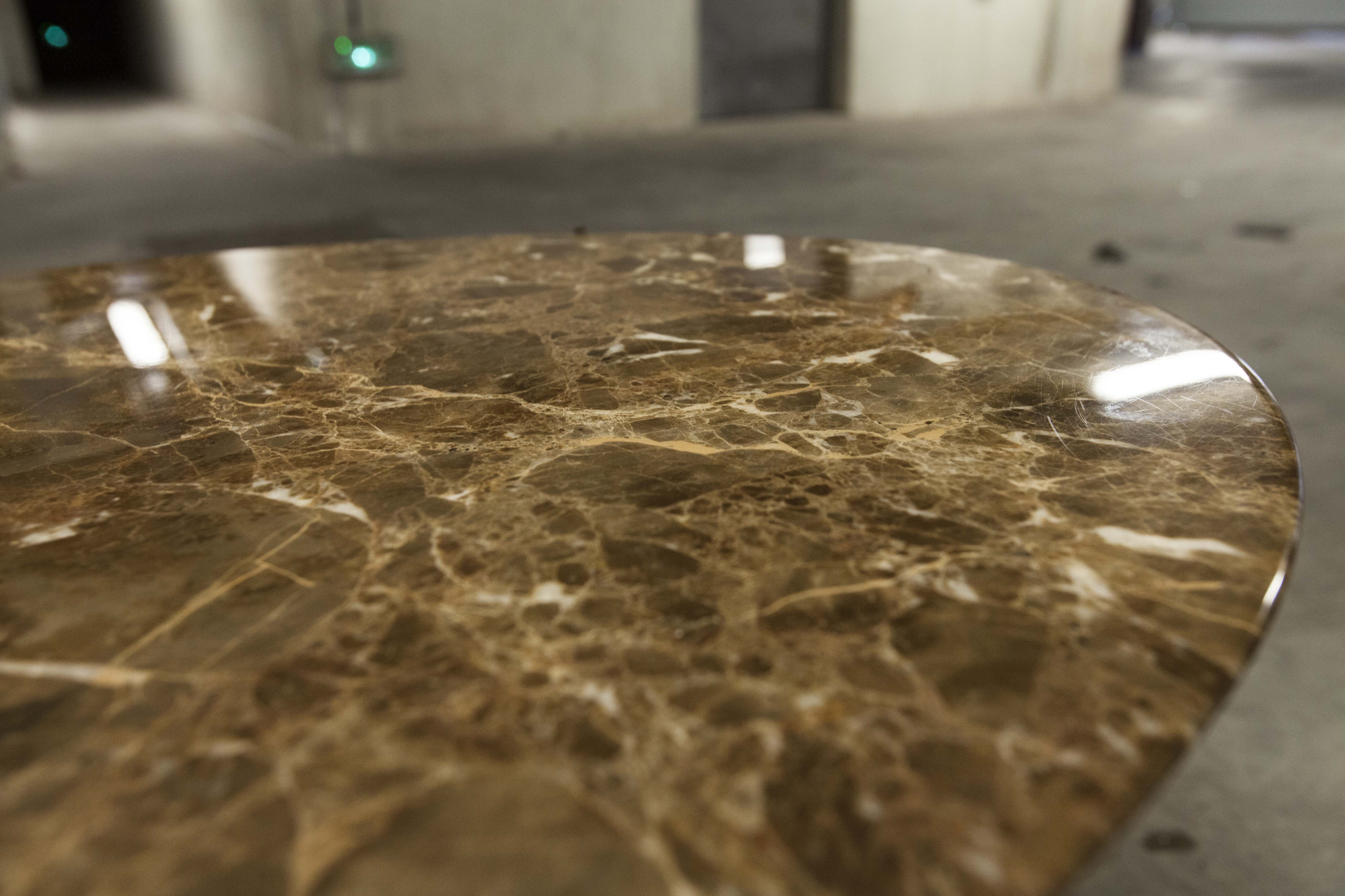 Oval coffee table by Eero Saarinen for Knoll