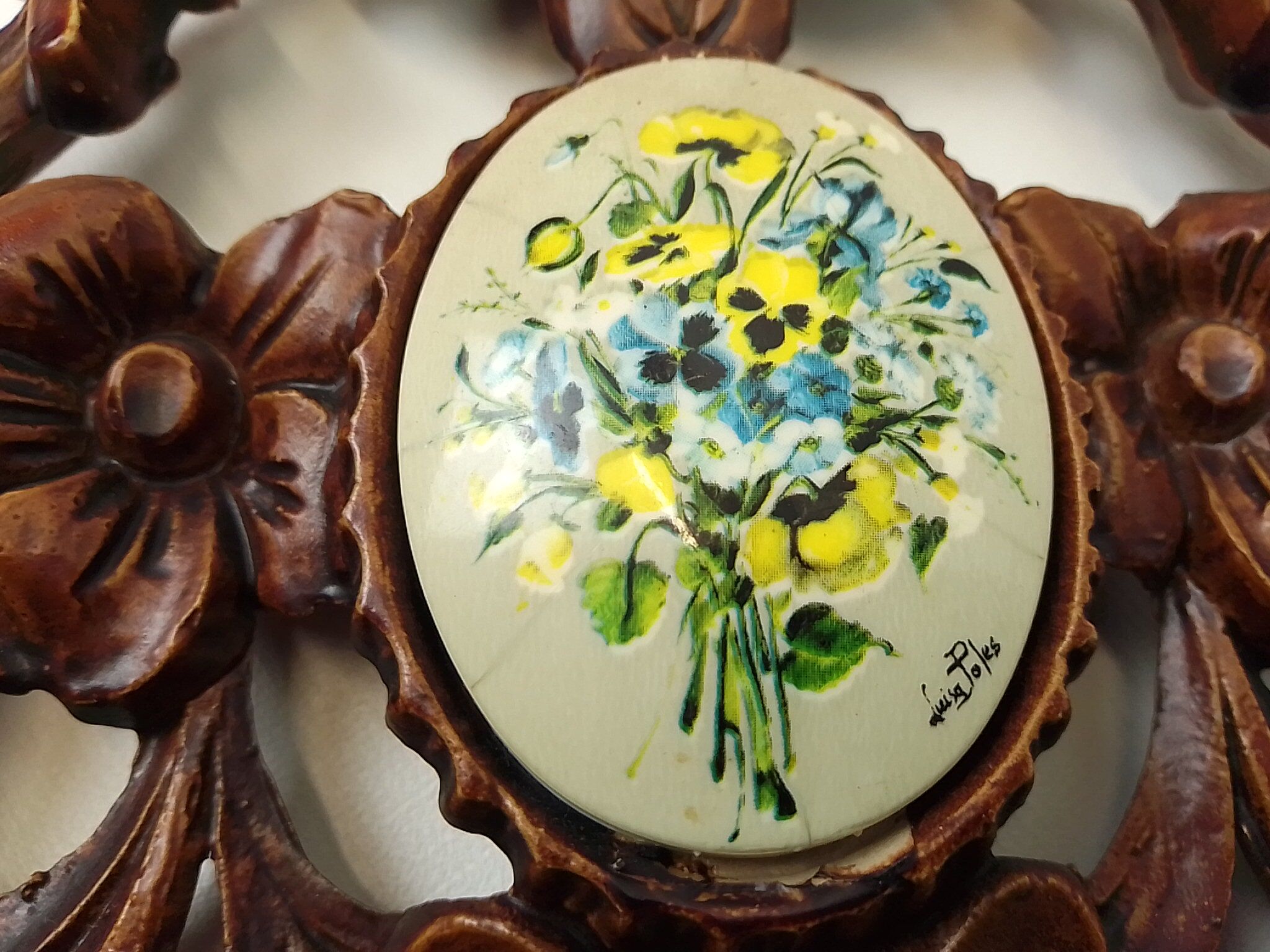 Vintage brown Quartz clock in CM brand polystyrene