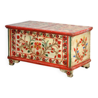 Coffre de mariée d'art populaire, vers 1950