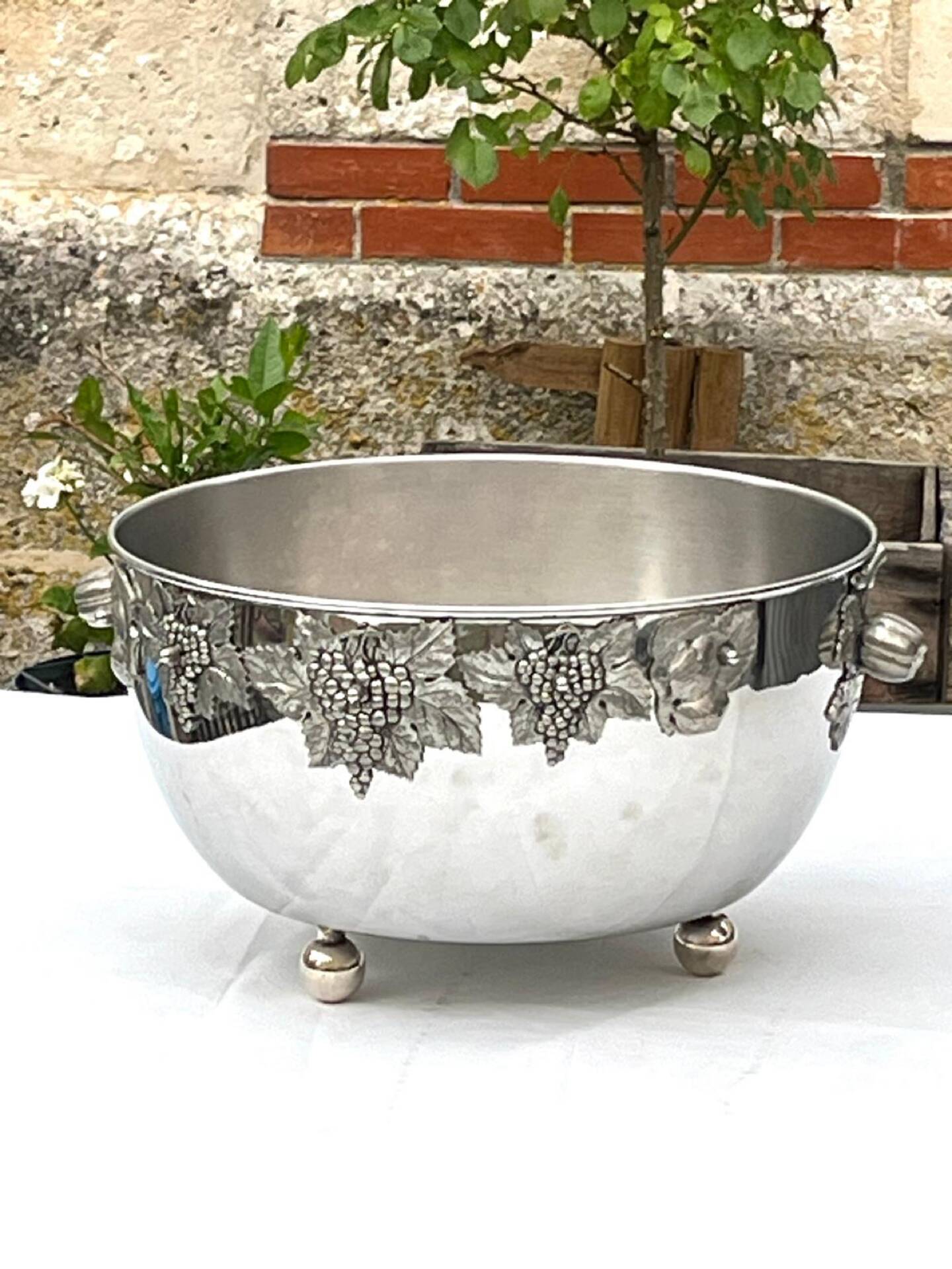 Vintage Italian Silver-Coloured Champagne Bath on Ball Feet