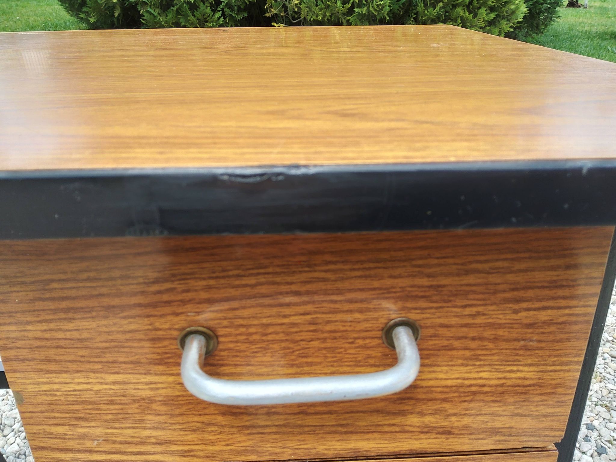Compass leg desk