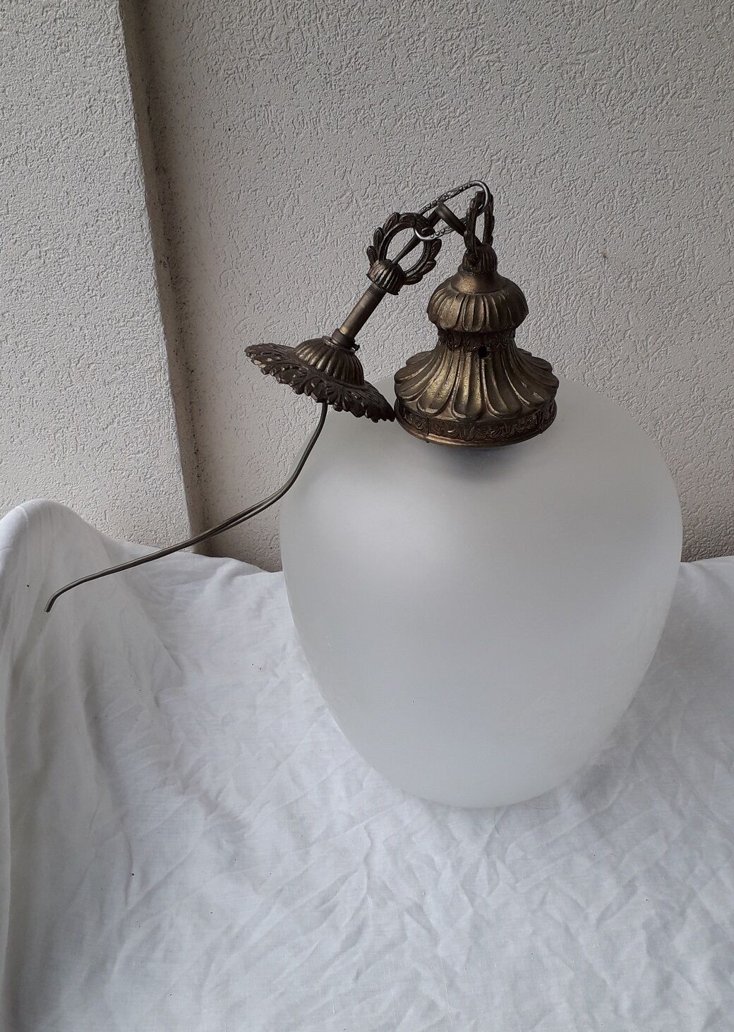 Glass and bronze pendant lamp