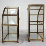 Ensemble de 3 vitrines laiton doré, verre, miroir années 60