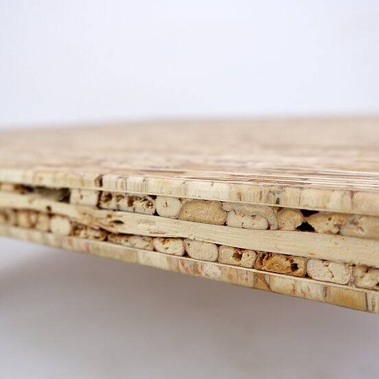 Table basse en métal et sorgho