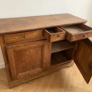 Buffet ancien en bois massif