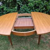 Round table expandable dining table