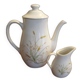 Teapot and milk jug