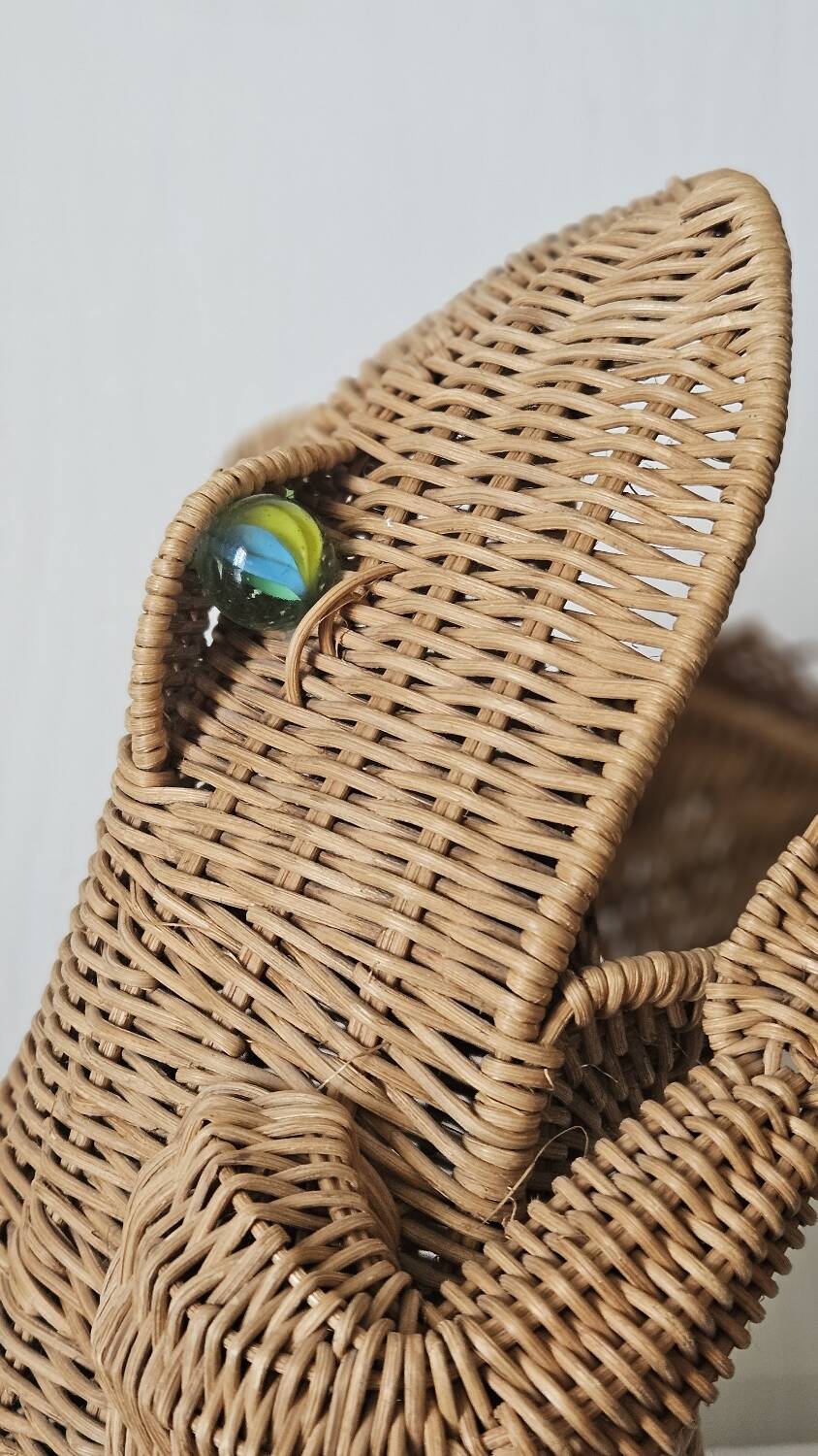 Vintage rattan frog magazine rack