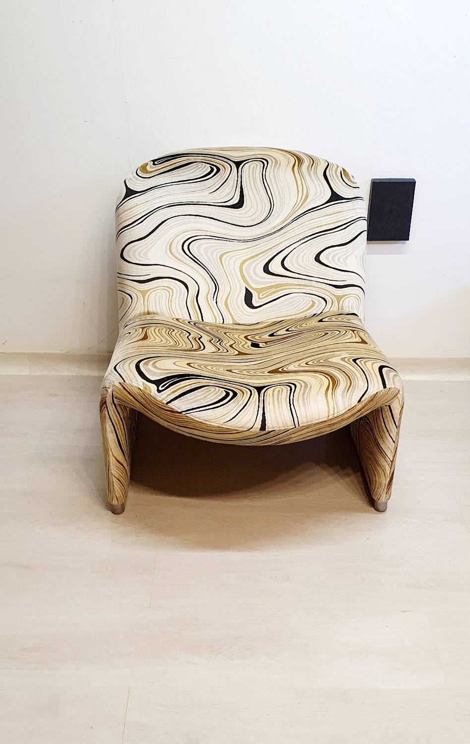 Alky armchair
