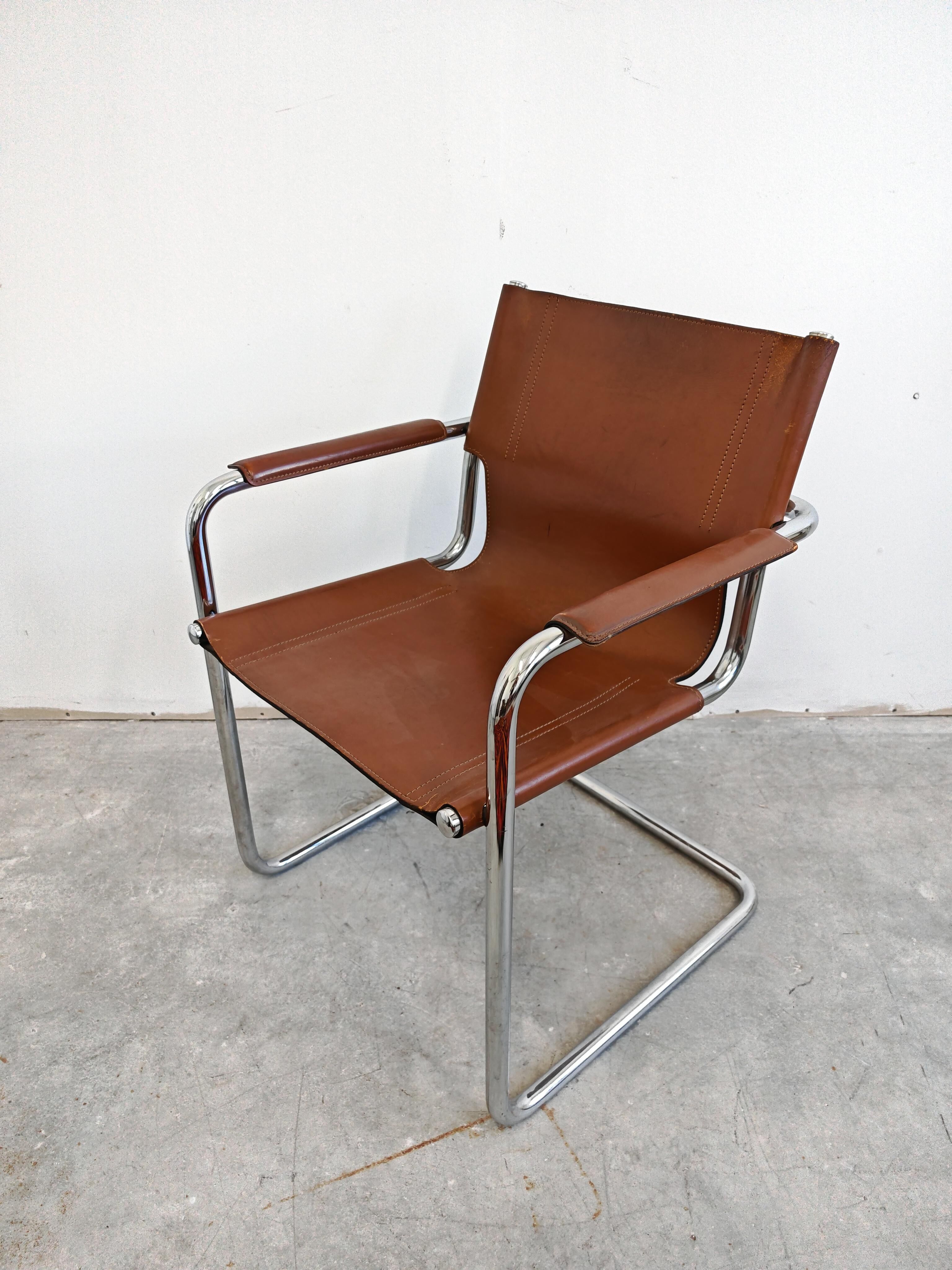 Paire de chaises visiteurs Bauhaus en cuir par Mart Stam, Matteo Grassi