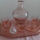 Service à liqueur en verre rose