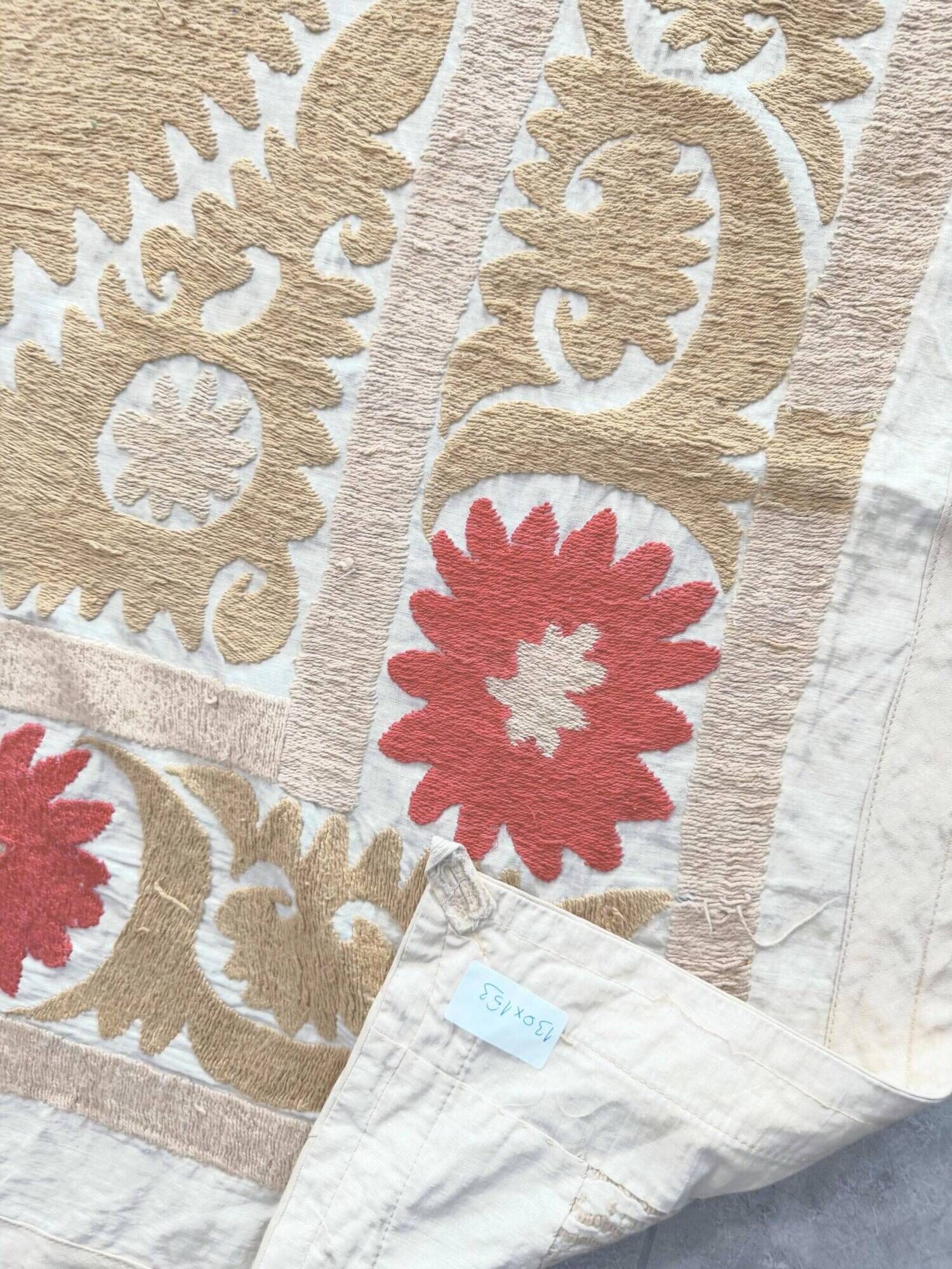 Nappe brodée à la main vintage 130x153 cm