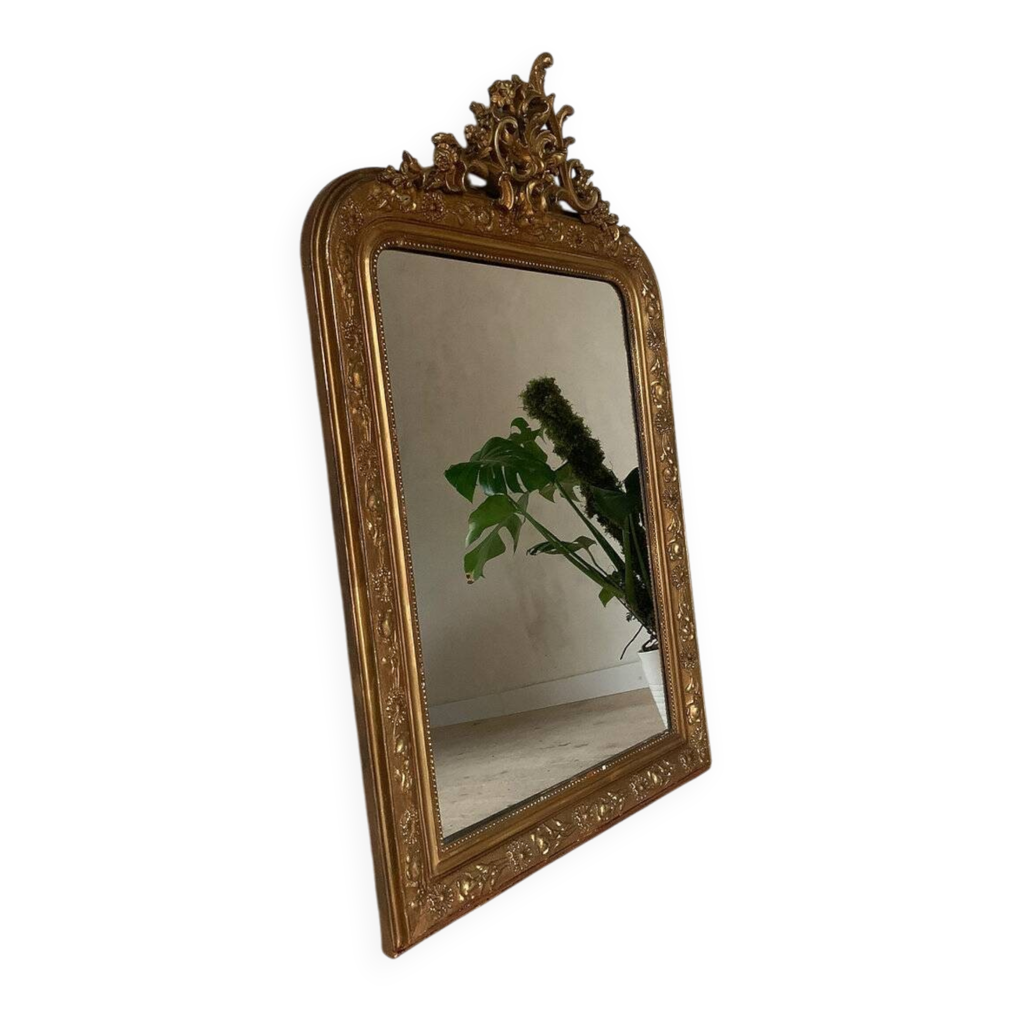Gilded fireplace mirror with pediment