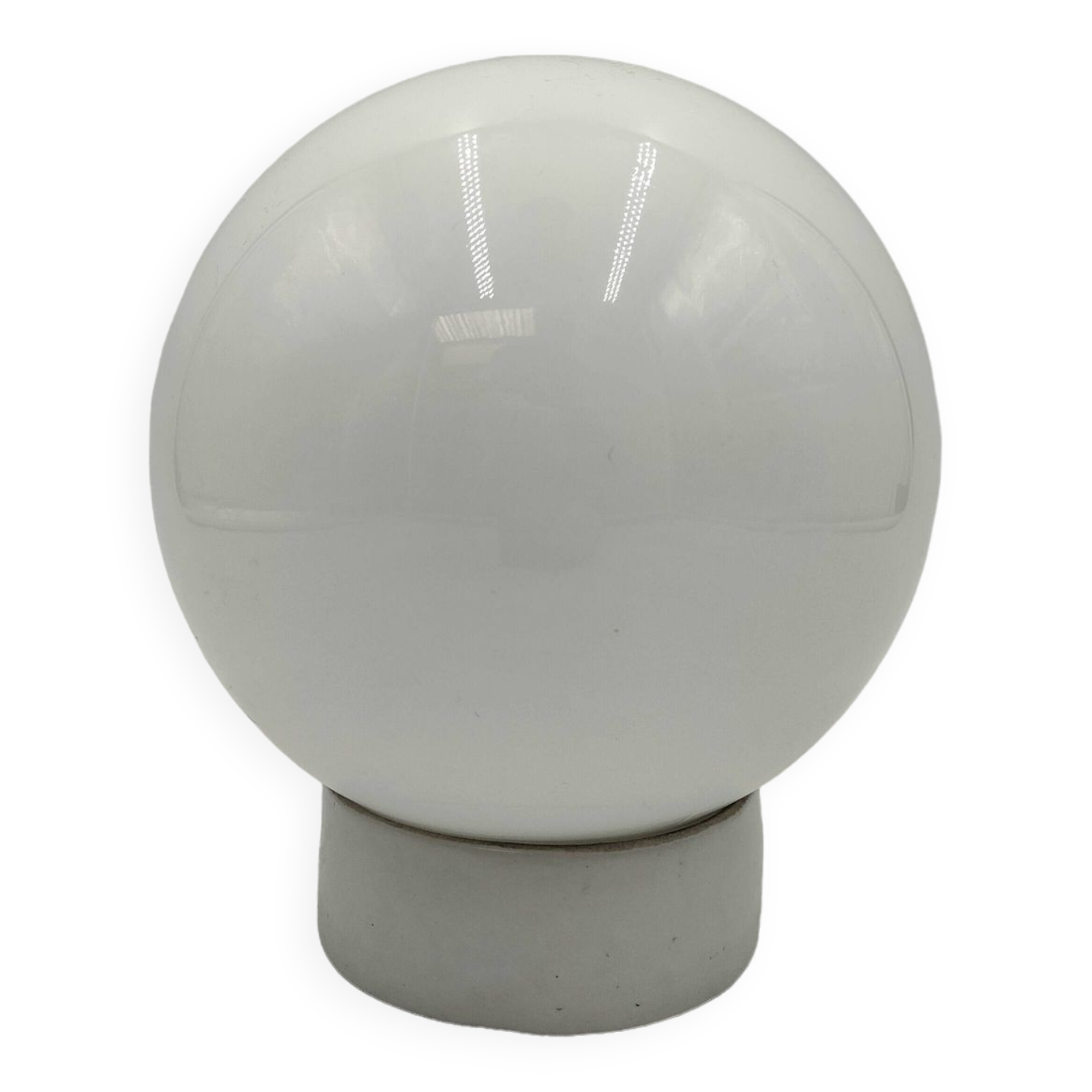 Opaline and porcelain wall light