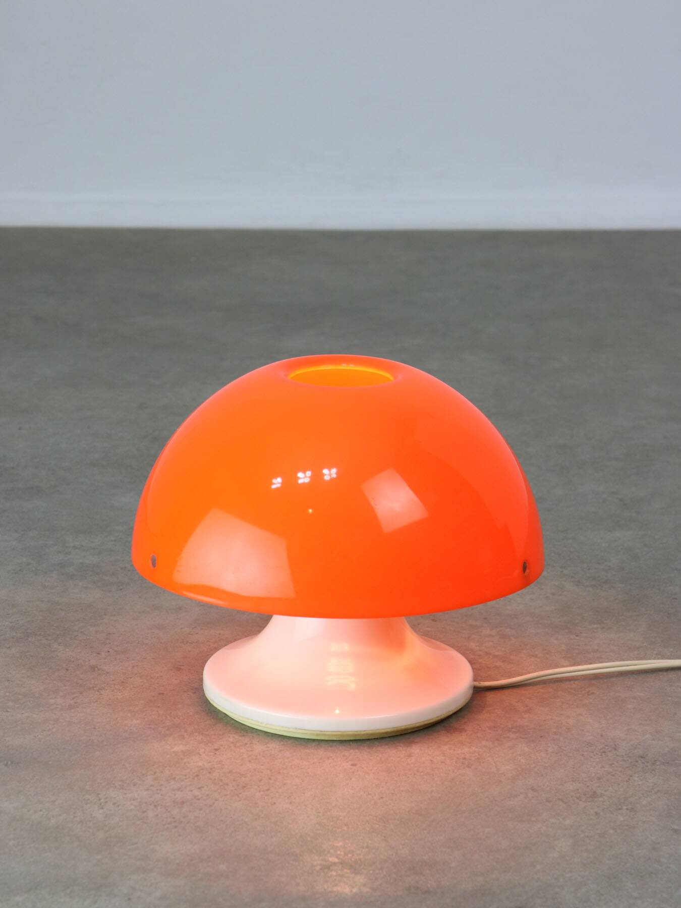 Space Age "Nule" Mushroom Table Lamp by Luigi Massoni for Guzzini, 1970s