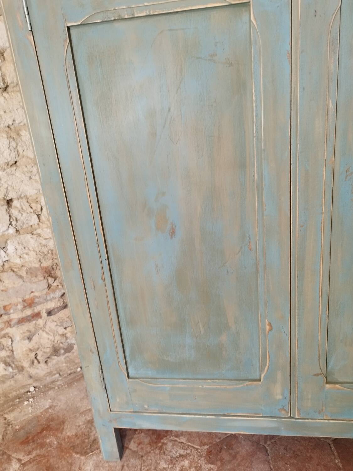Armoire parisienne