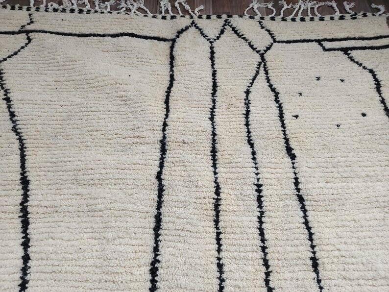 Handmade traditional pure natural wool rug size 200 x 300 cm