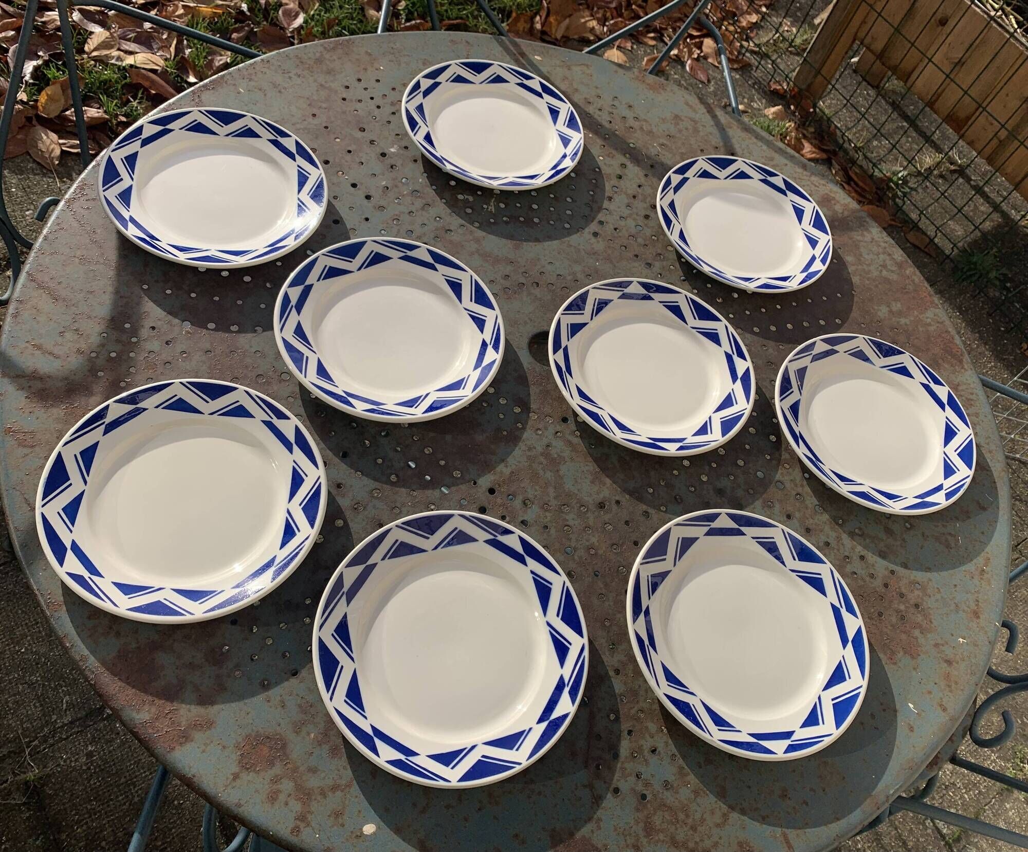 9 small plates, Courville model, Badonviller, made in France, blue geometric patterns