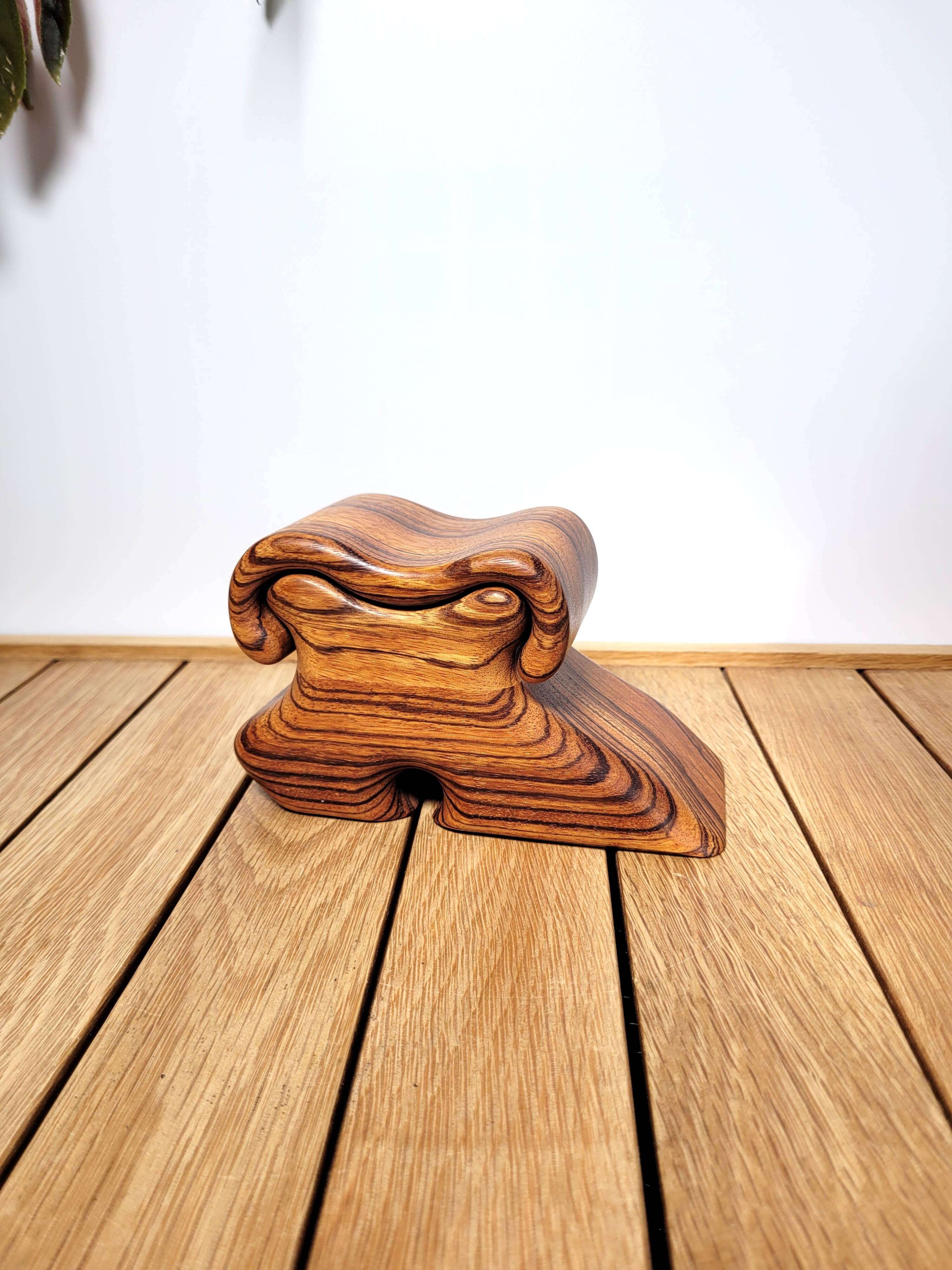 Fred & Marilyn Buss California Jewelry Box