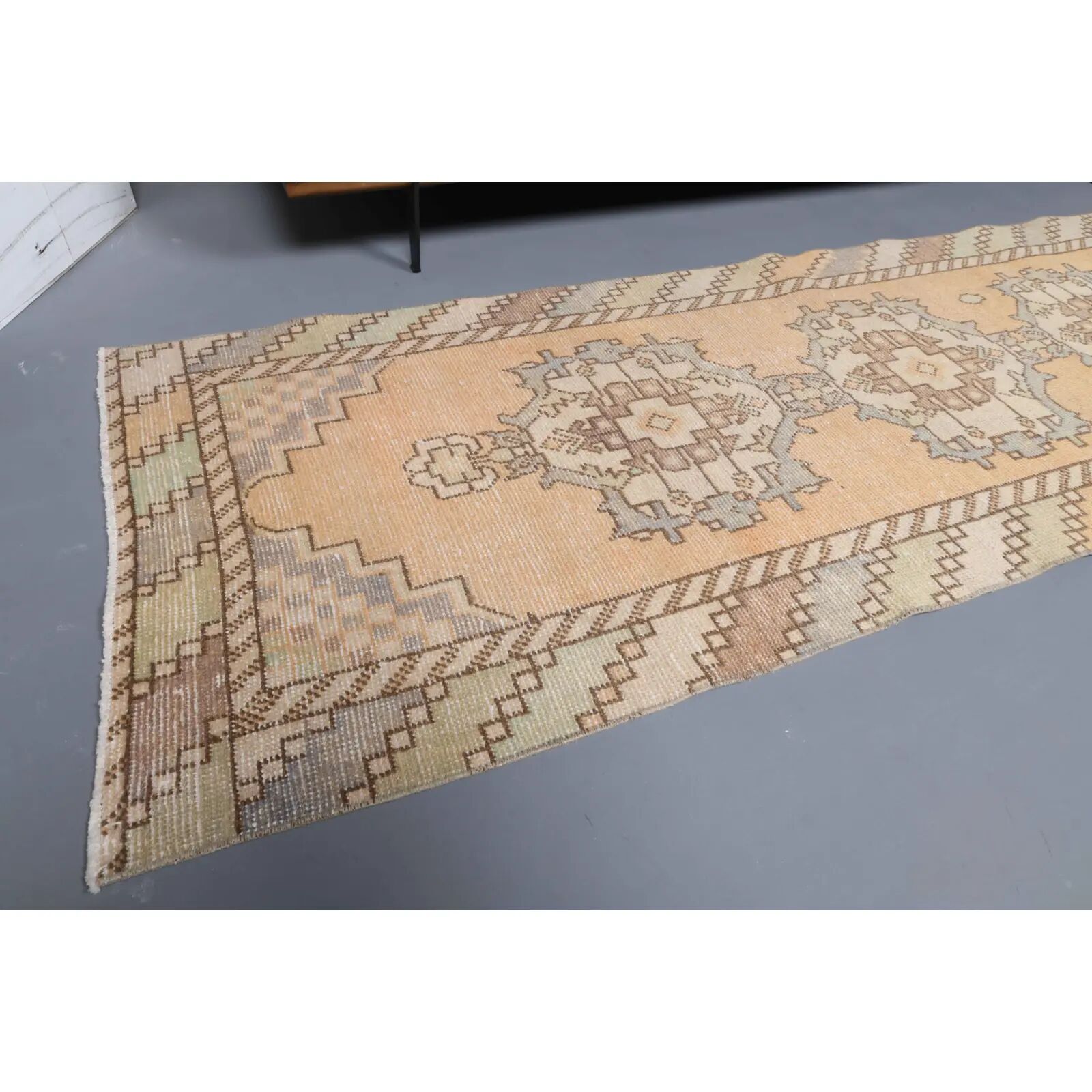 Tapis de couloir vintage turc Oushak fait main en laine et coton orange