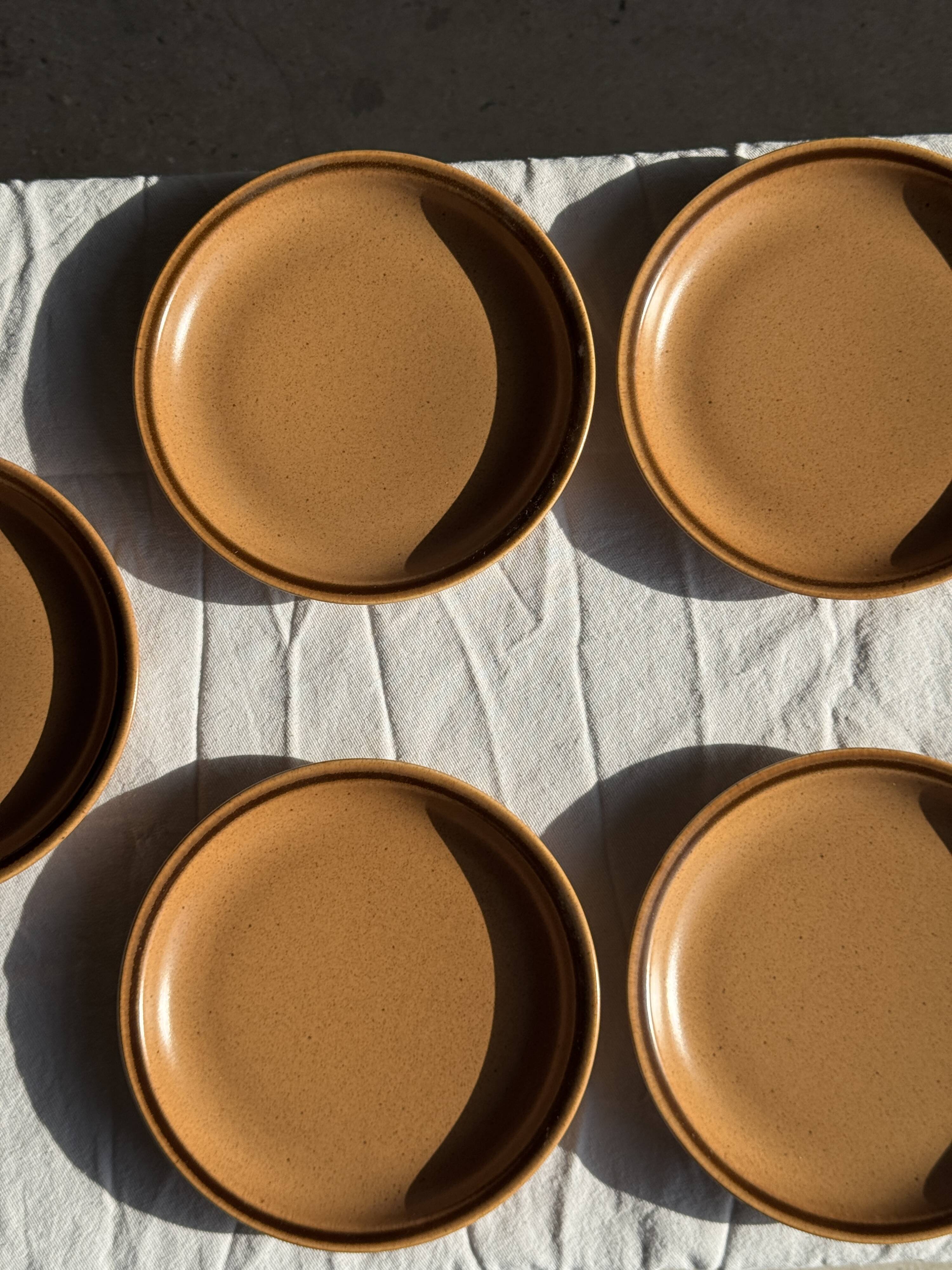 Set of 11 small dessert plates in brown-striped stoneware from Sarreguemines.