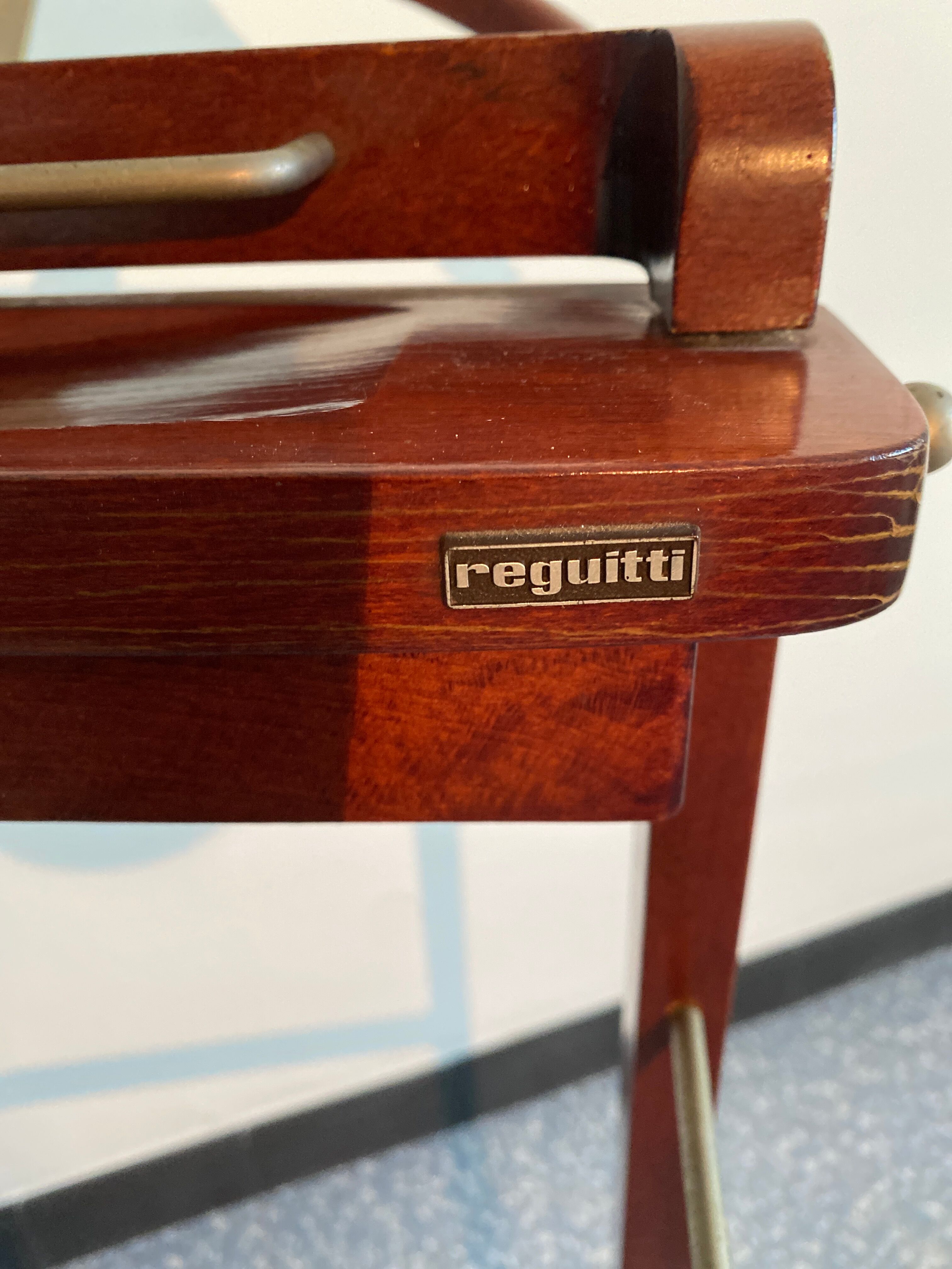 Night valet Reguitti