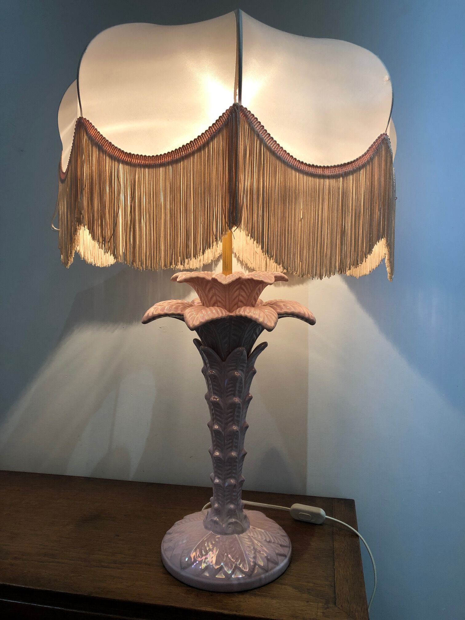Retro palm lamp
