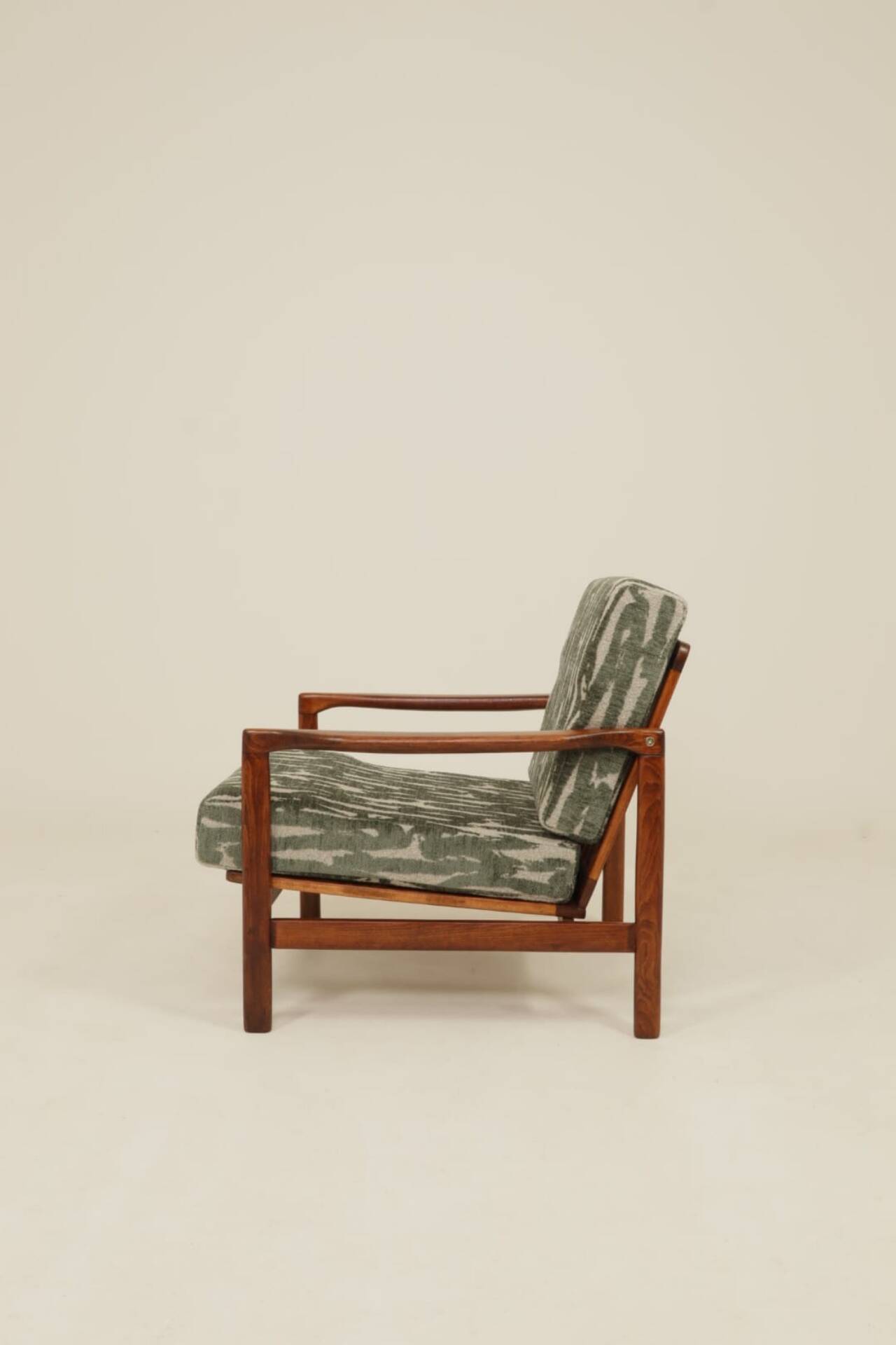 Scandinavian modern long chair jacquard green 1965