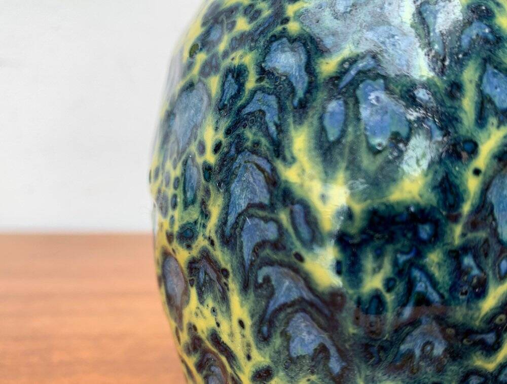 Mid-Century West German vase in WGP Fat Lava pottery by Scheurich, 1960s.