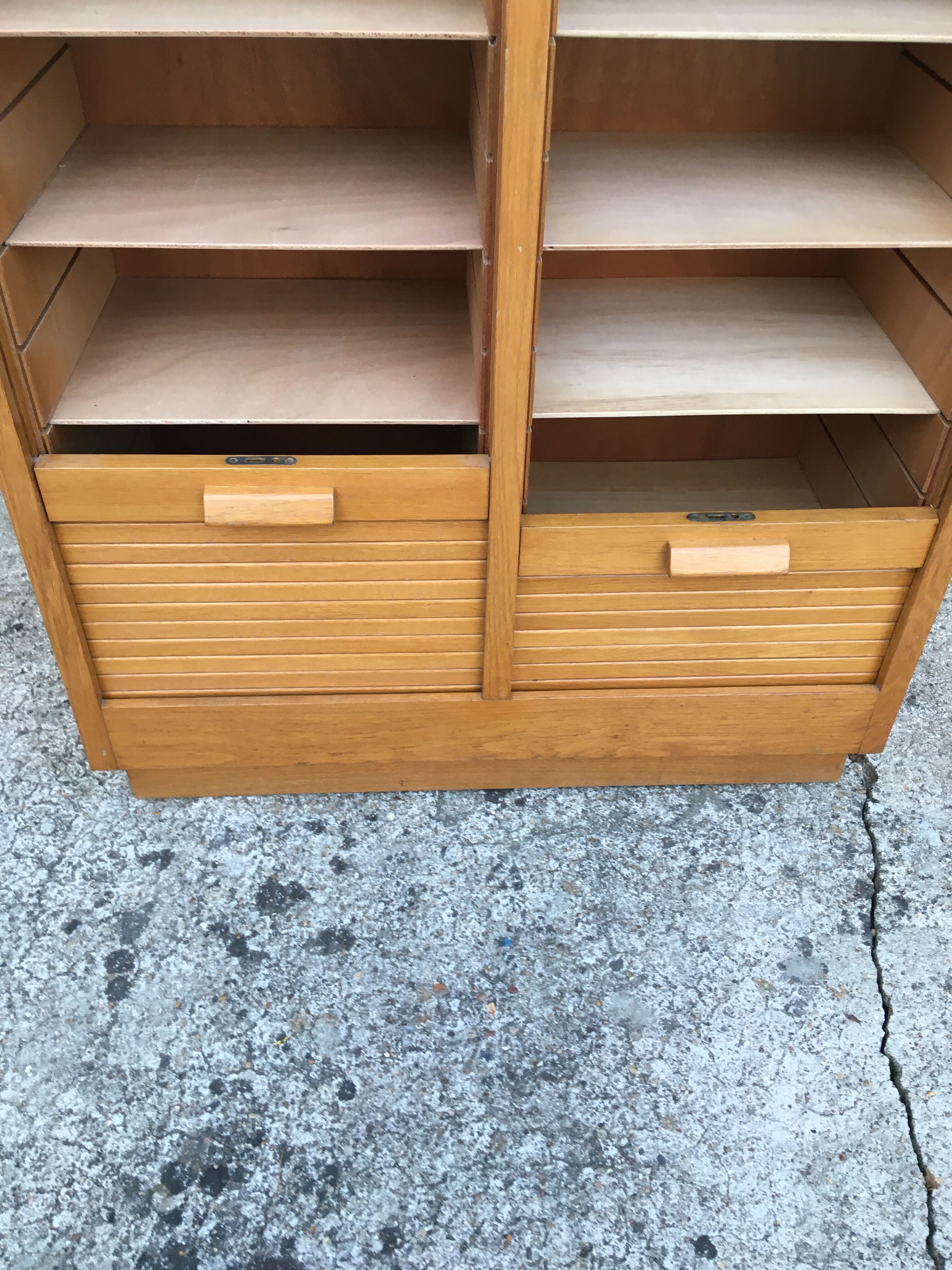 Curtain filing cabinet