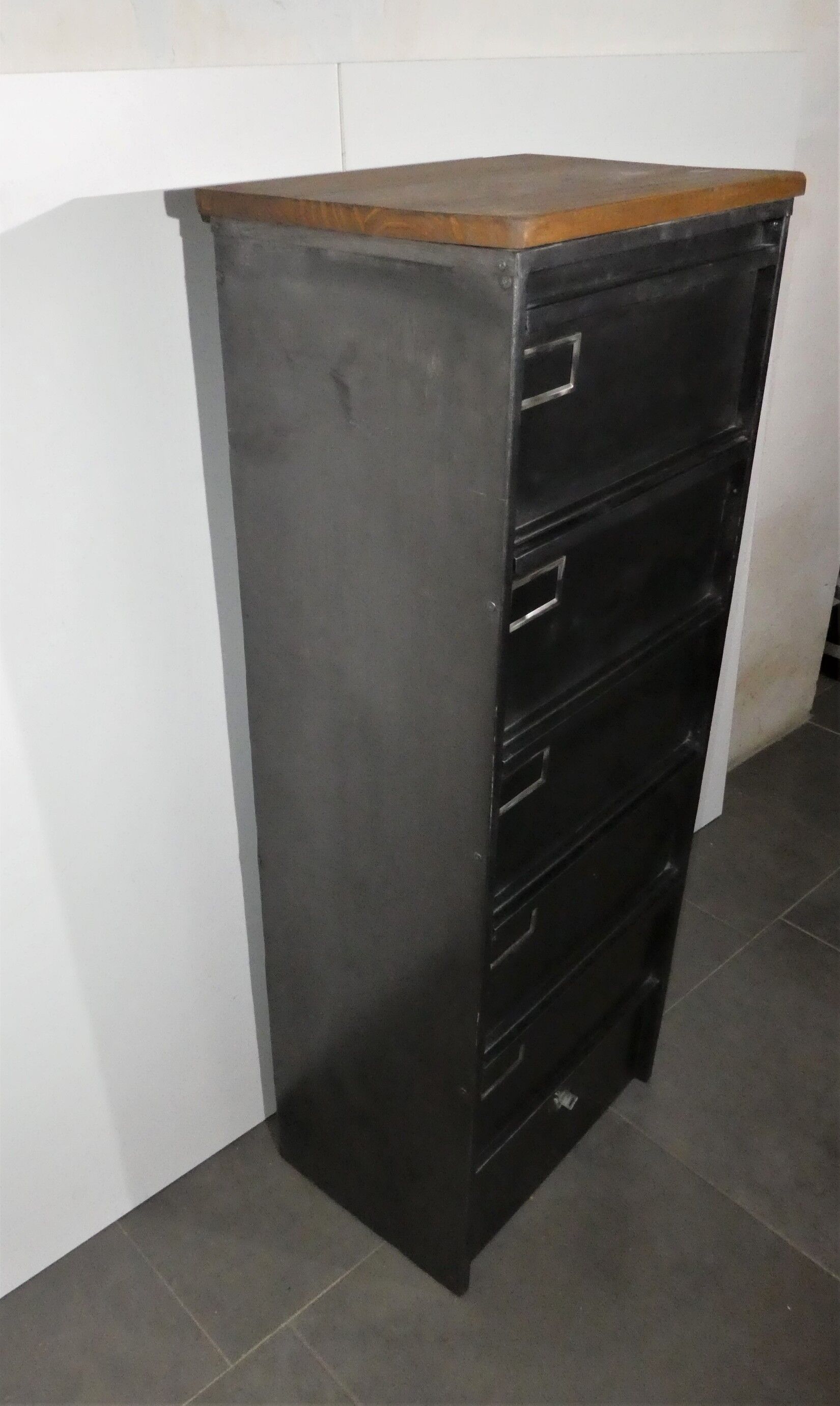 Meuble à clapets