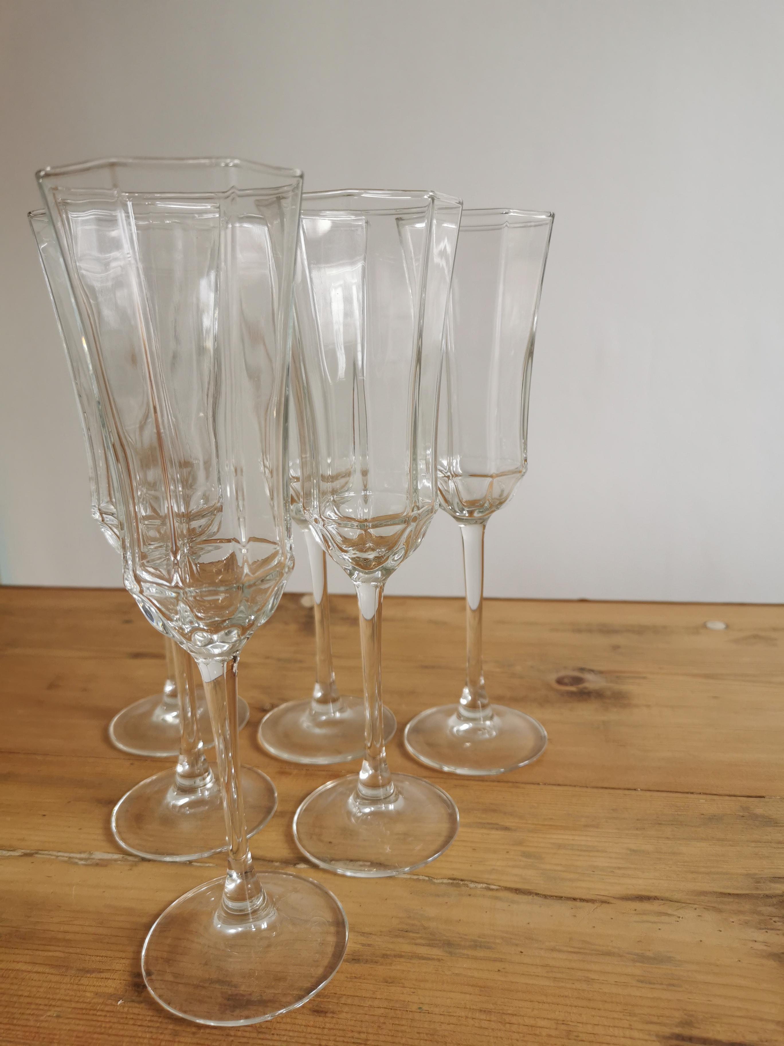 Service of 6 vintage luminarc champagne flutes