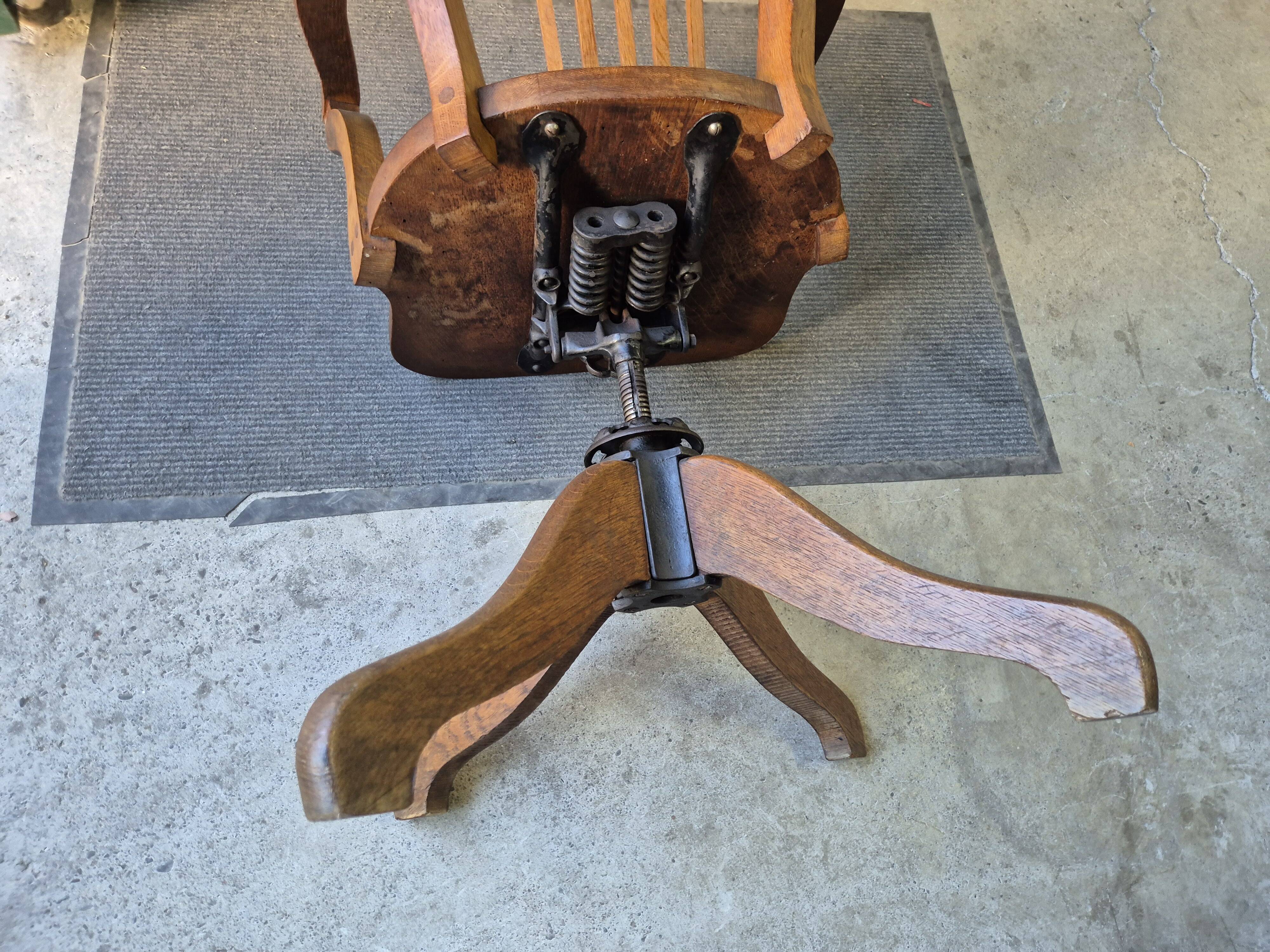 Fauteuil de bureau americain en chene reglable 1950