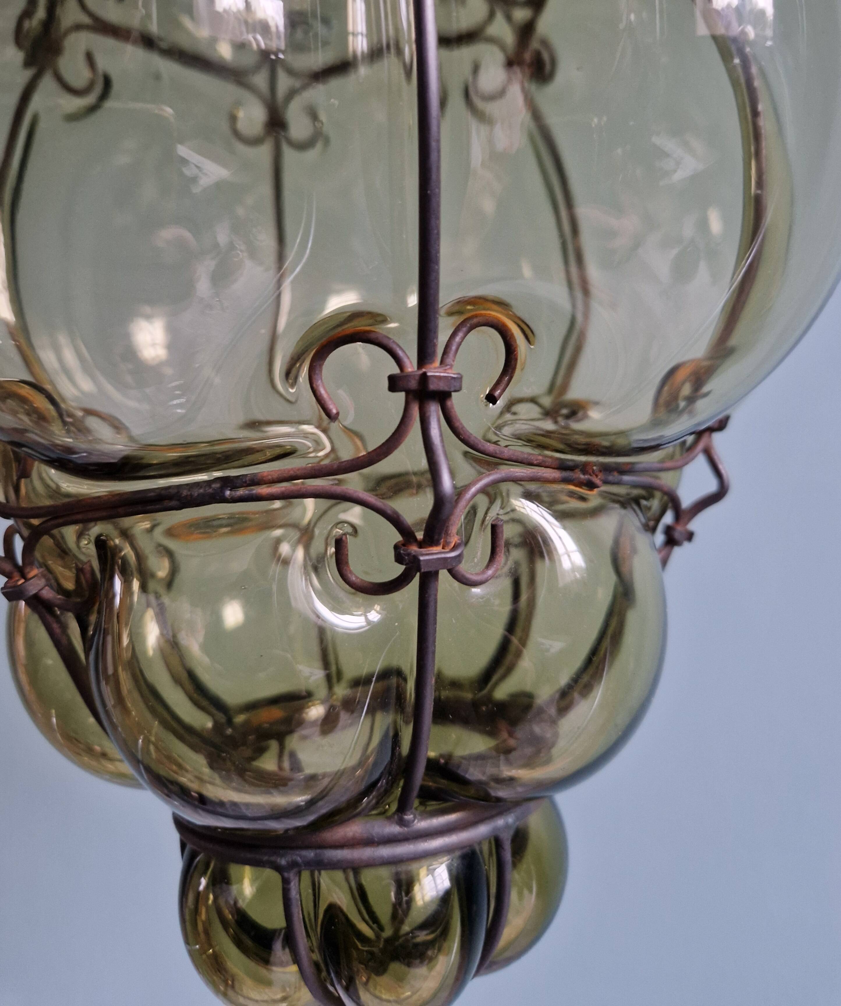 Venetian pendant light in blown glass and wrought metal, mid-20th century
