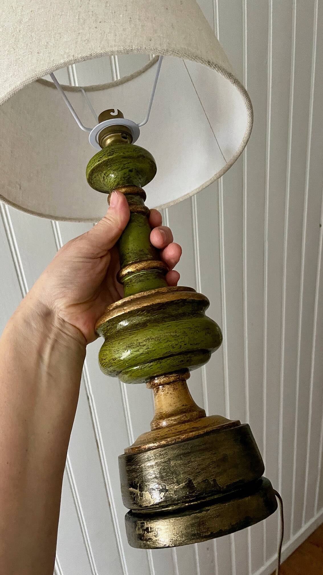 Vintage lamp in turned wood chic gold