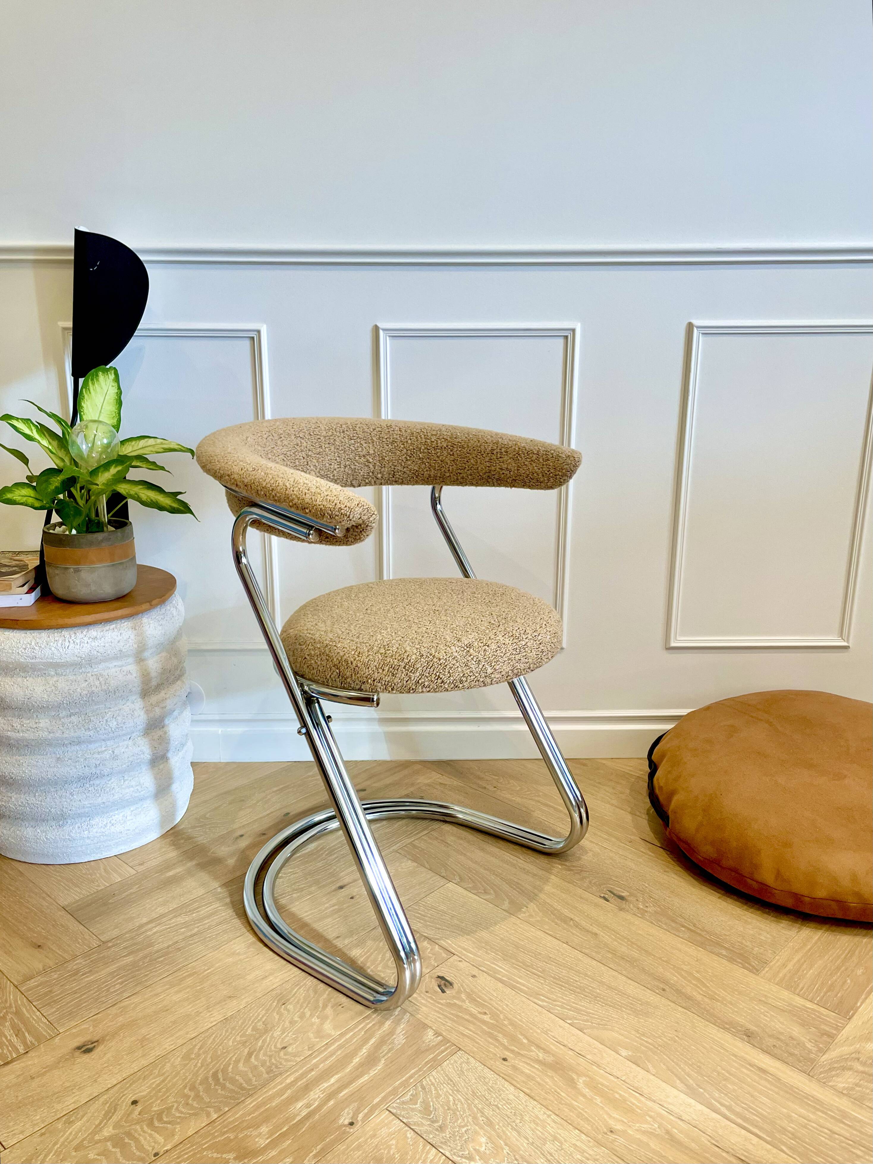 Vintage chair design from the 70s – chrome & boucle – modernist style
