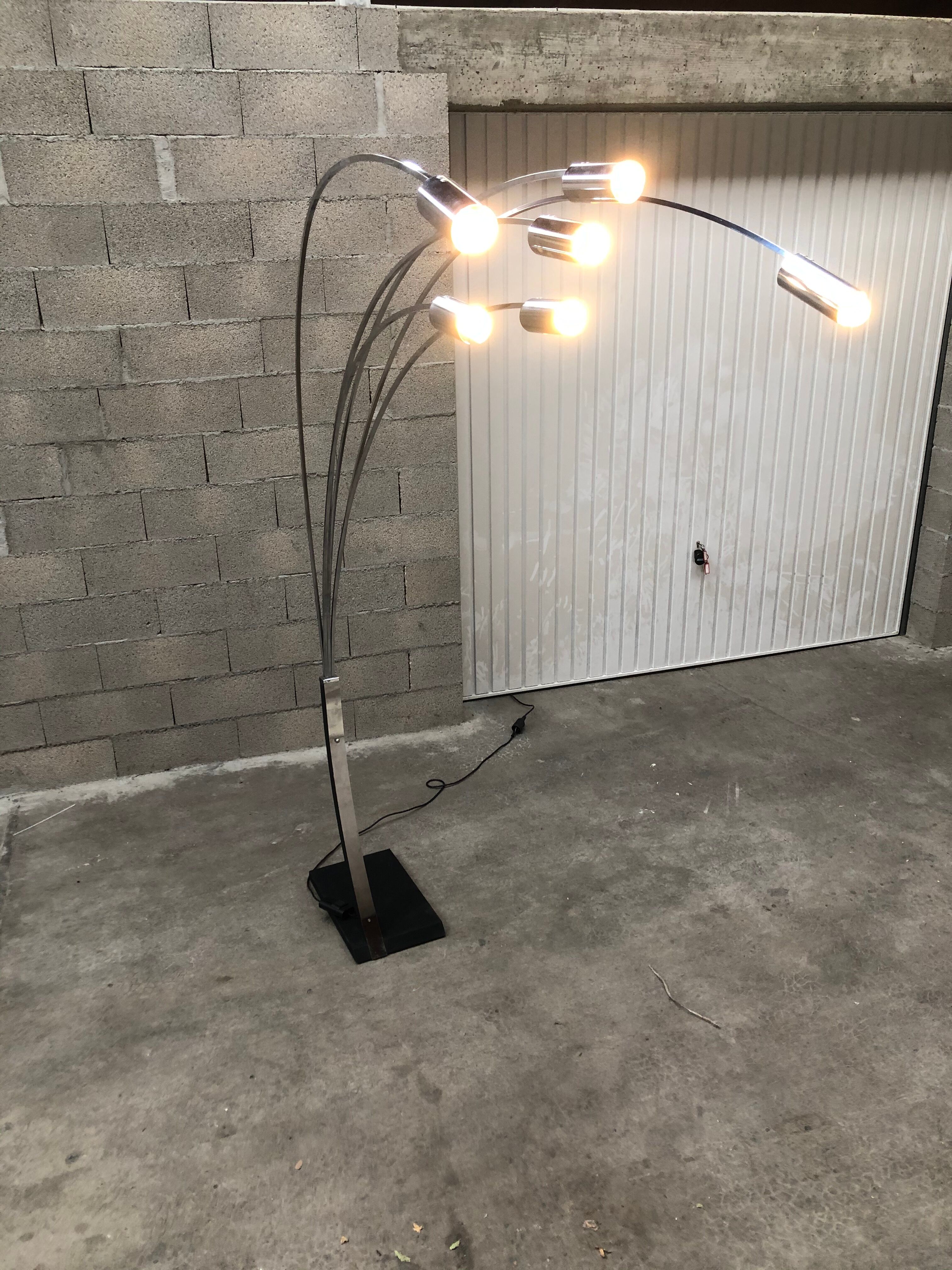 Lampadaire chromé design Gencarelli et Beltromi des années 80