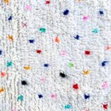 Tapis Marocain en Laine - Éclats de Couleurs sur Fond Blanc 150cmx250cm