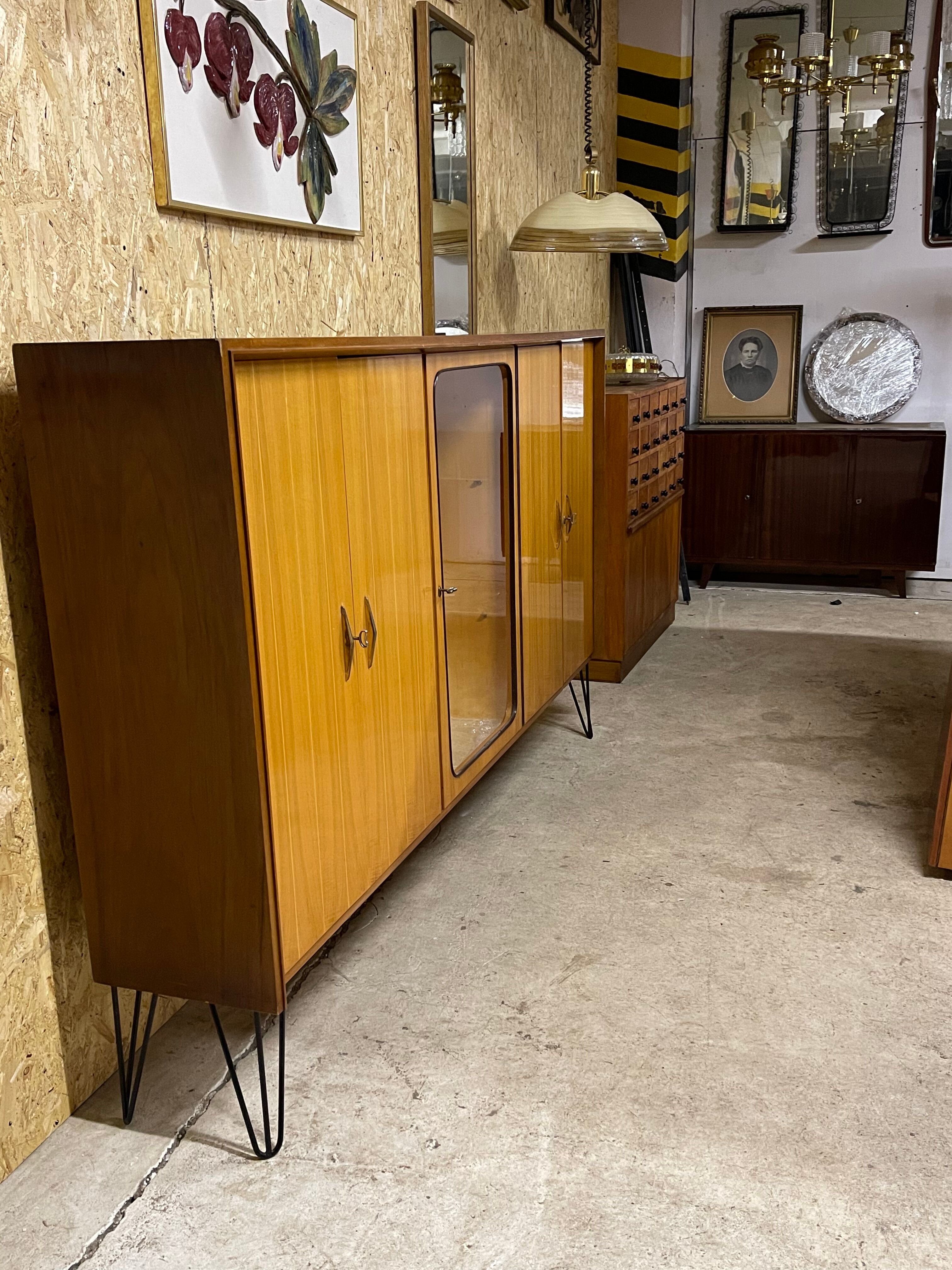 Bibliothèque sur les jambes vintage des années 60, années 1960