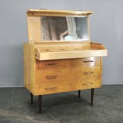 Coiffeuse avec miroir des années 1970 UP Zavody République tchèque.