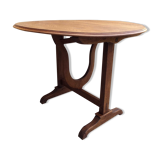 Folding round table winemaker