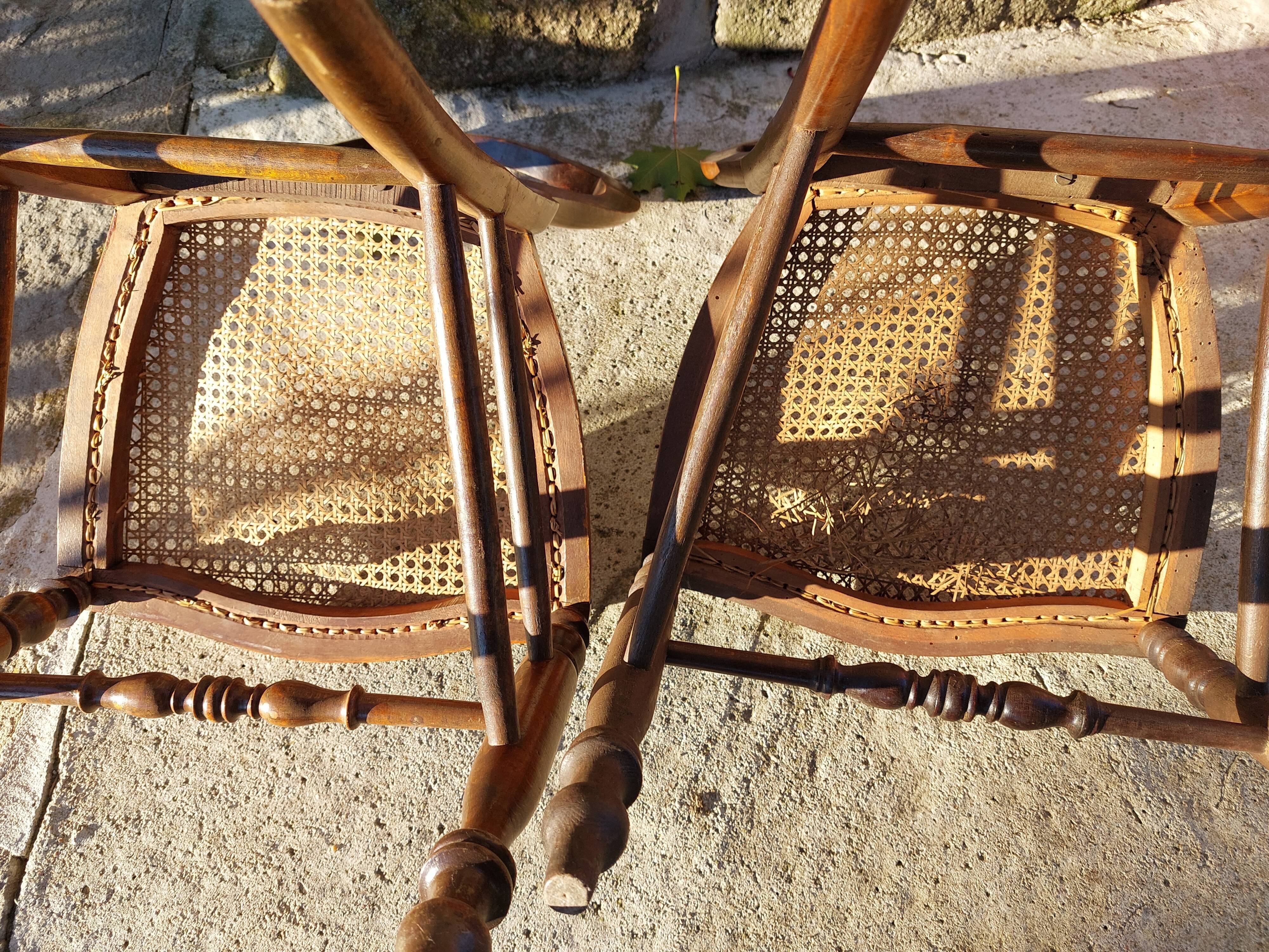Lot of tanned chairs