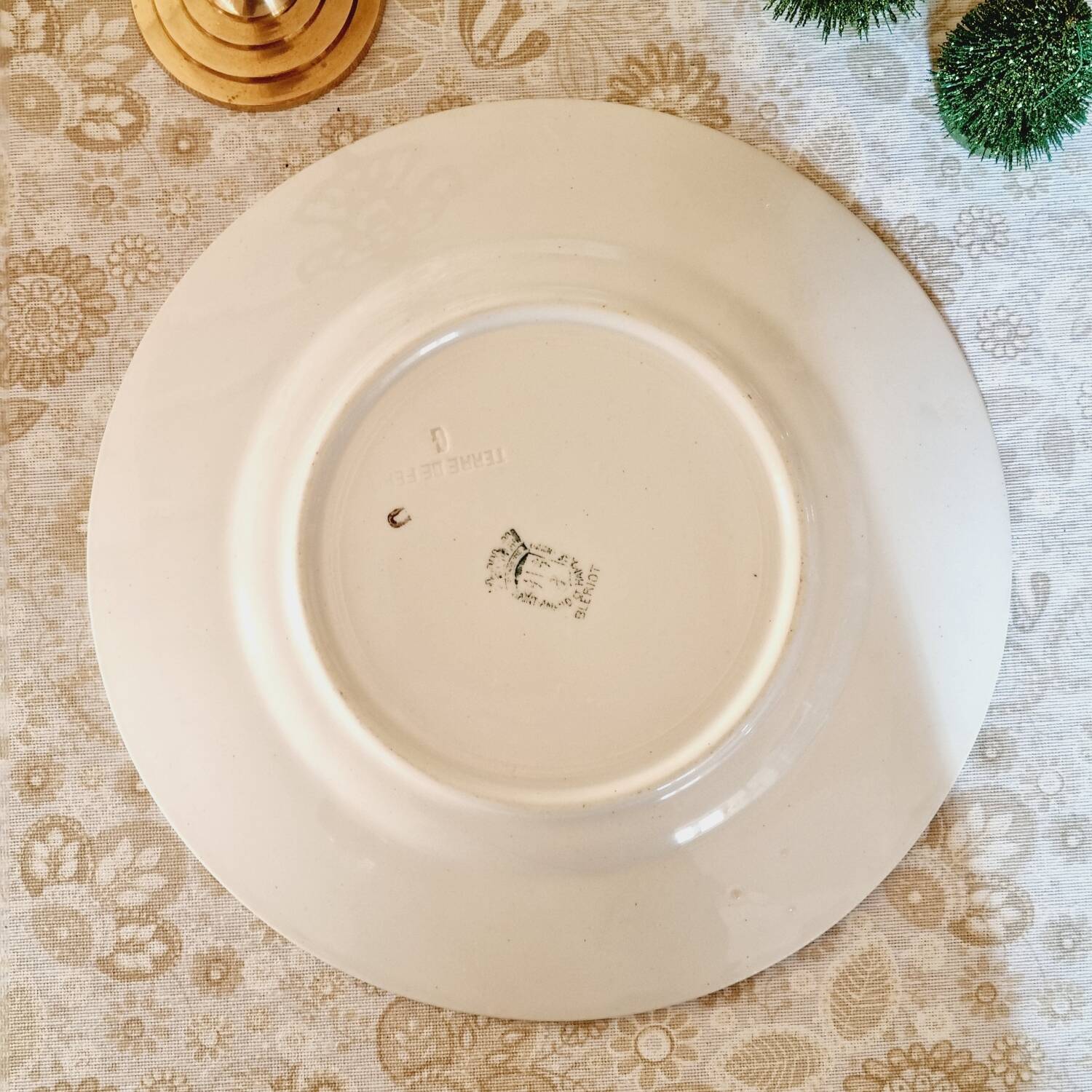 6 mismatched iron earth flat plates lot 3