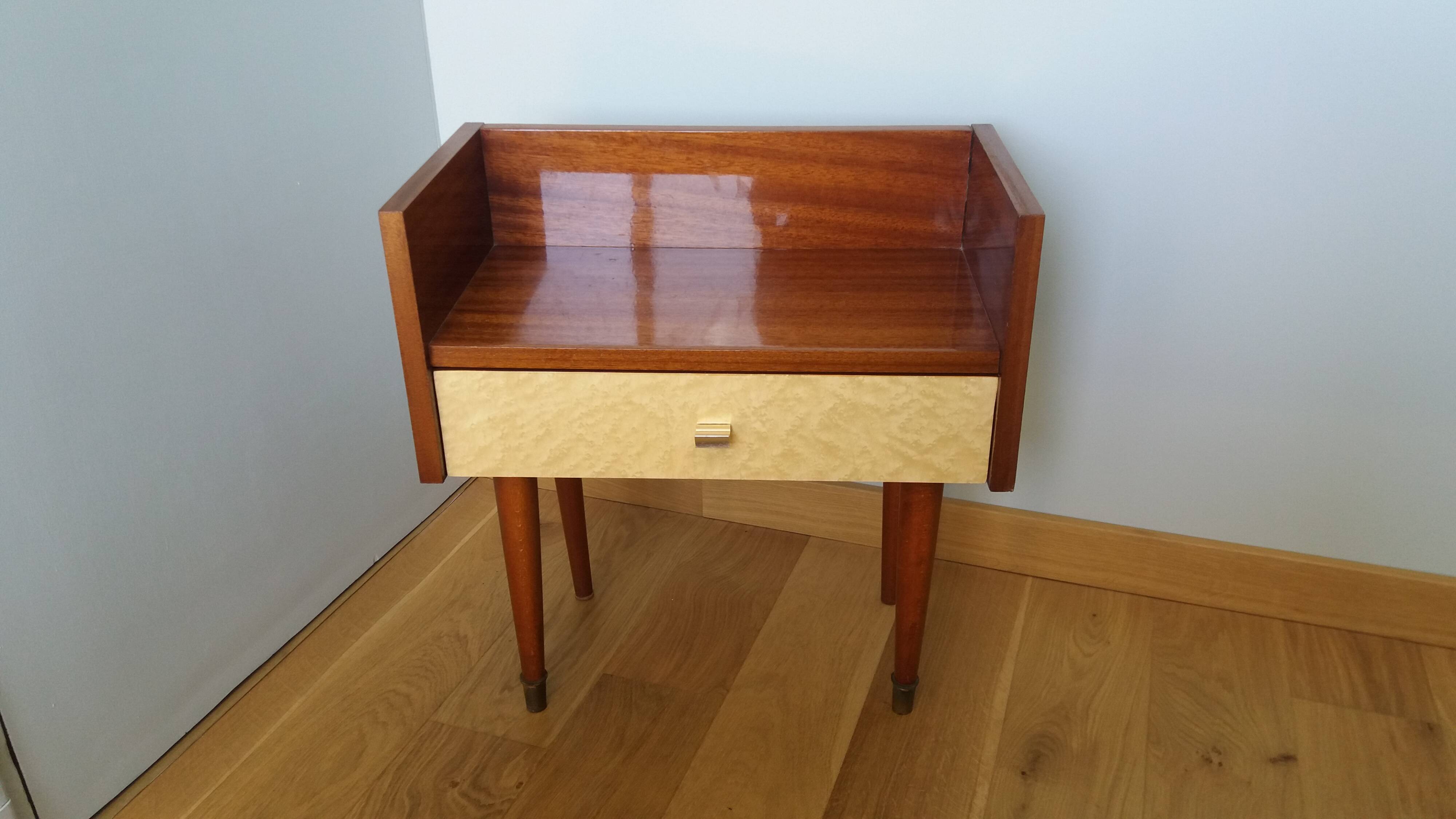Spindle-legged bedside table