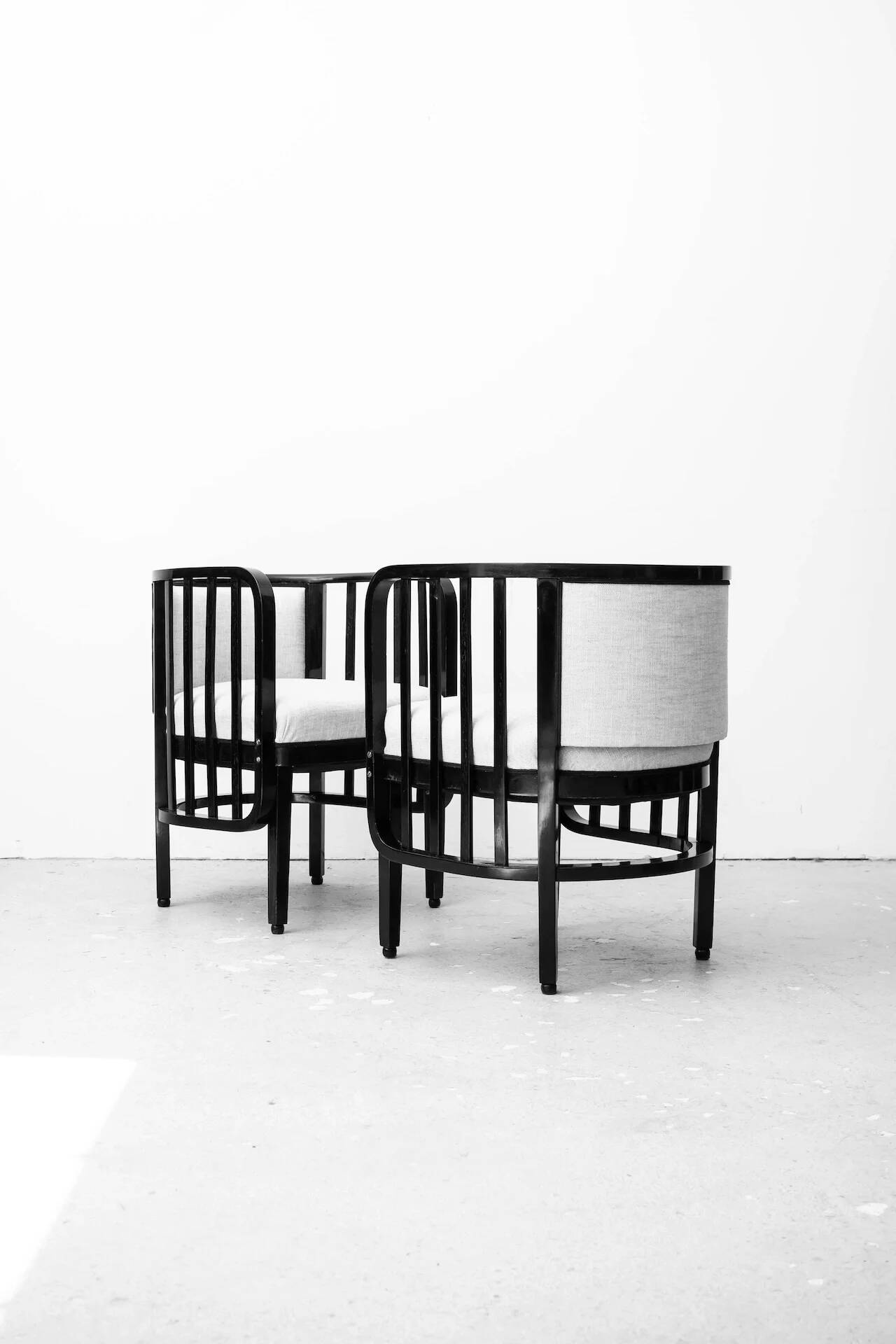 2 x original secessionist armchairs, attributed design: Marcel Kammerer (Vienna, c. 1910), manufacturer: Mundus (Vienna, c. 1910)