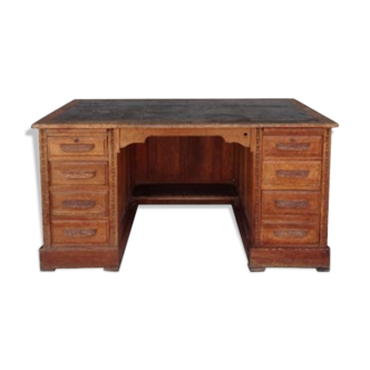 U.S. office in Cabinet in oak