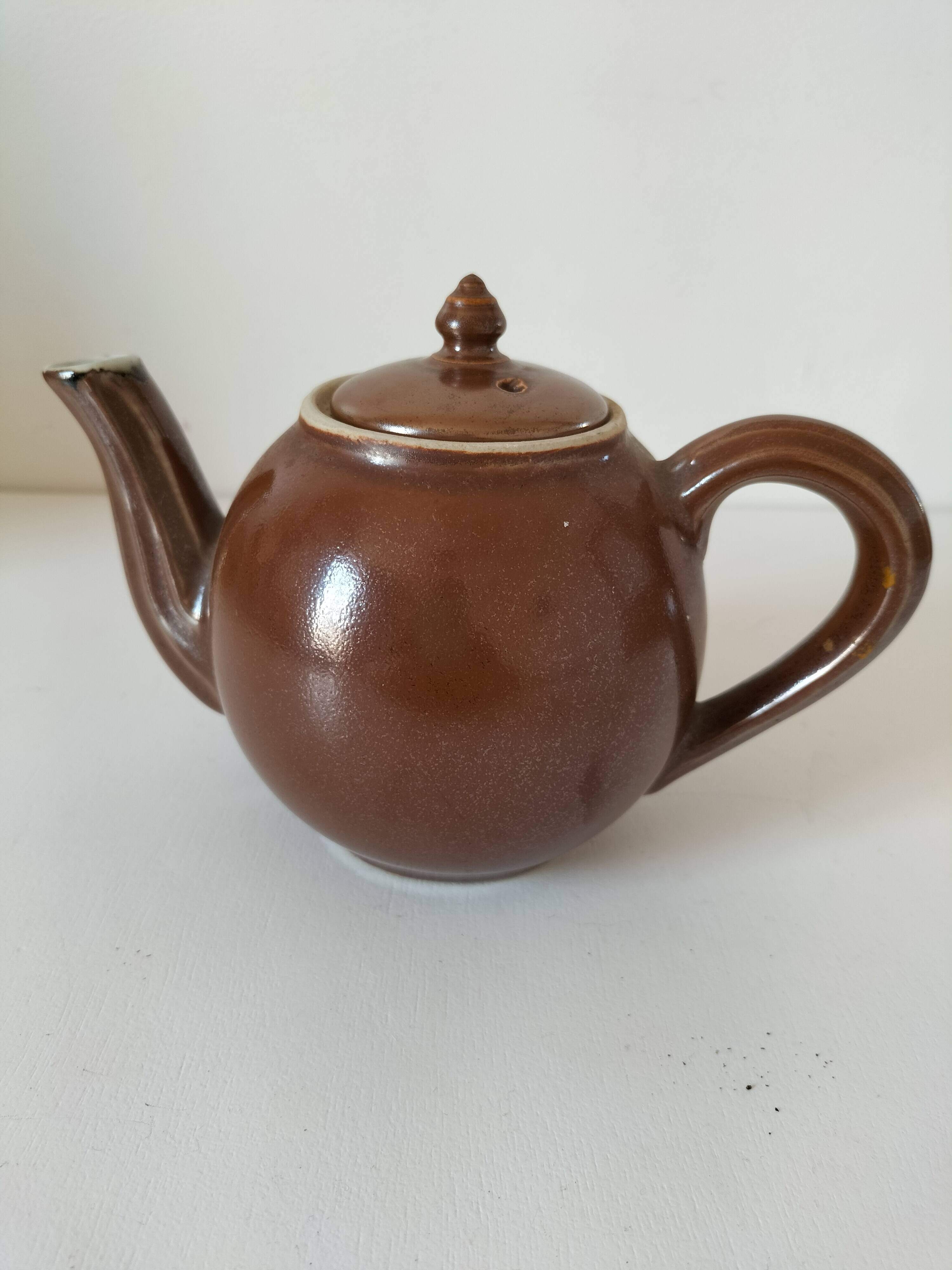 Small stoneware "selfish" teapot